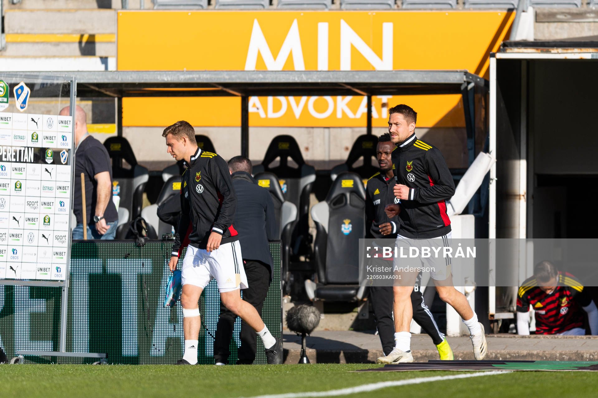 Östersunds spelare före fotbollsmatchen i Superettan