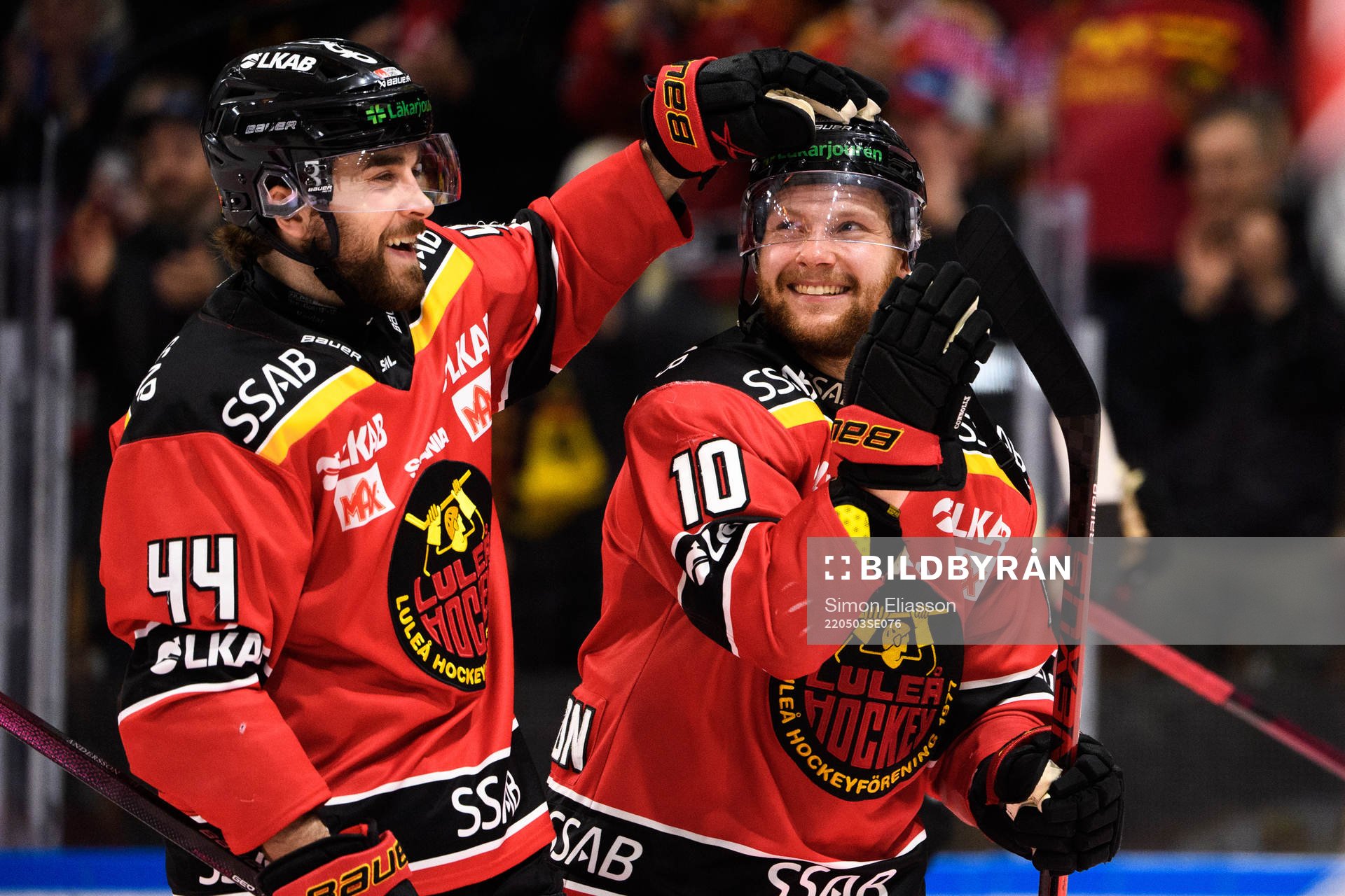 Luleås Jonathan Andersson och Einar Emanuelsson jublar