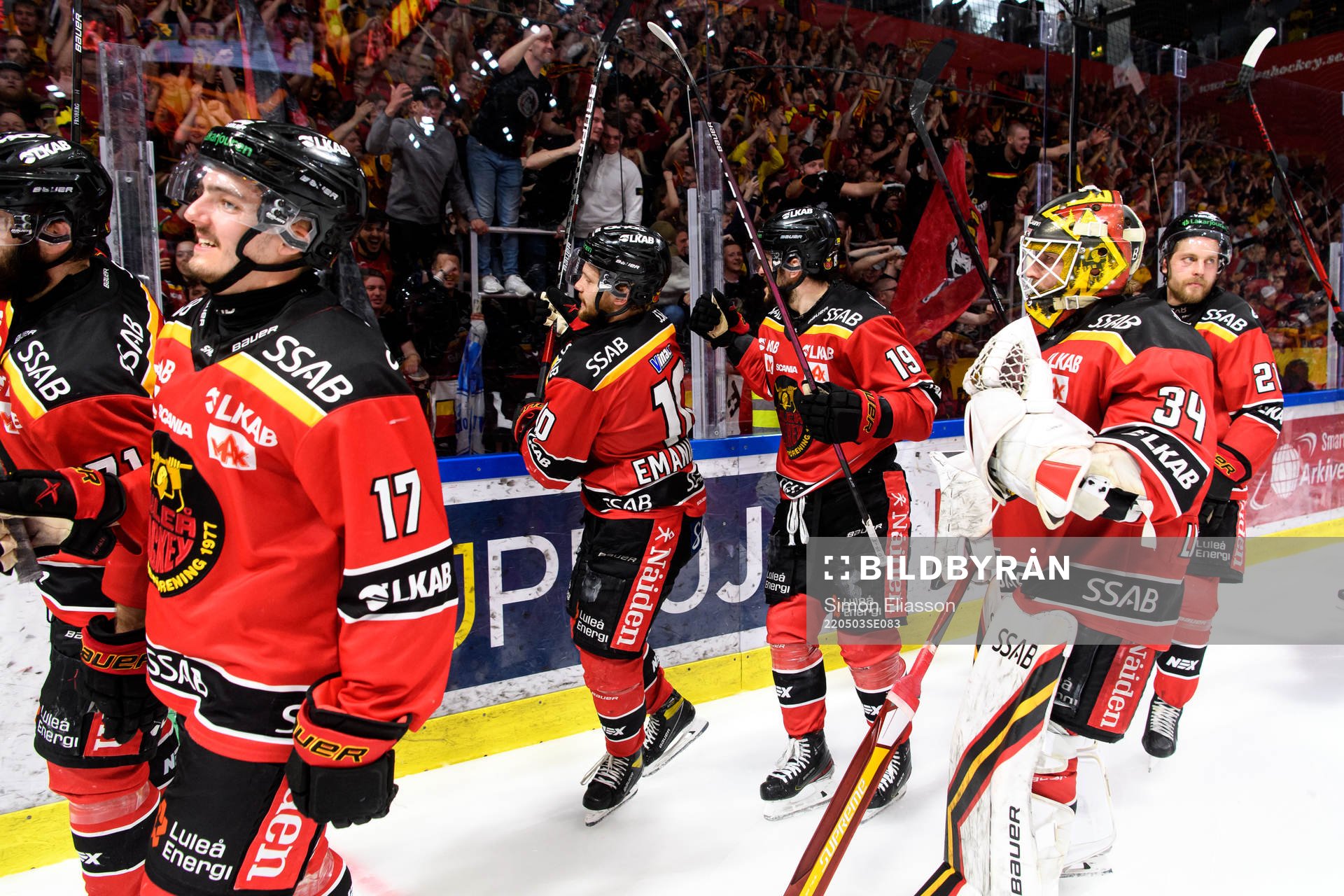Luleås spelare tackar publiken