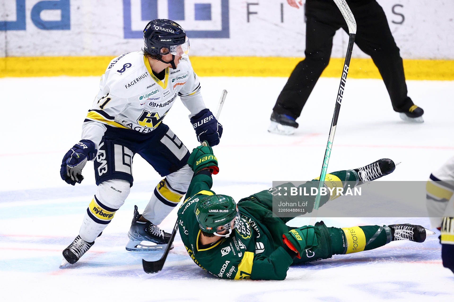 s Myles Powell och Björklövens Francis Perron