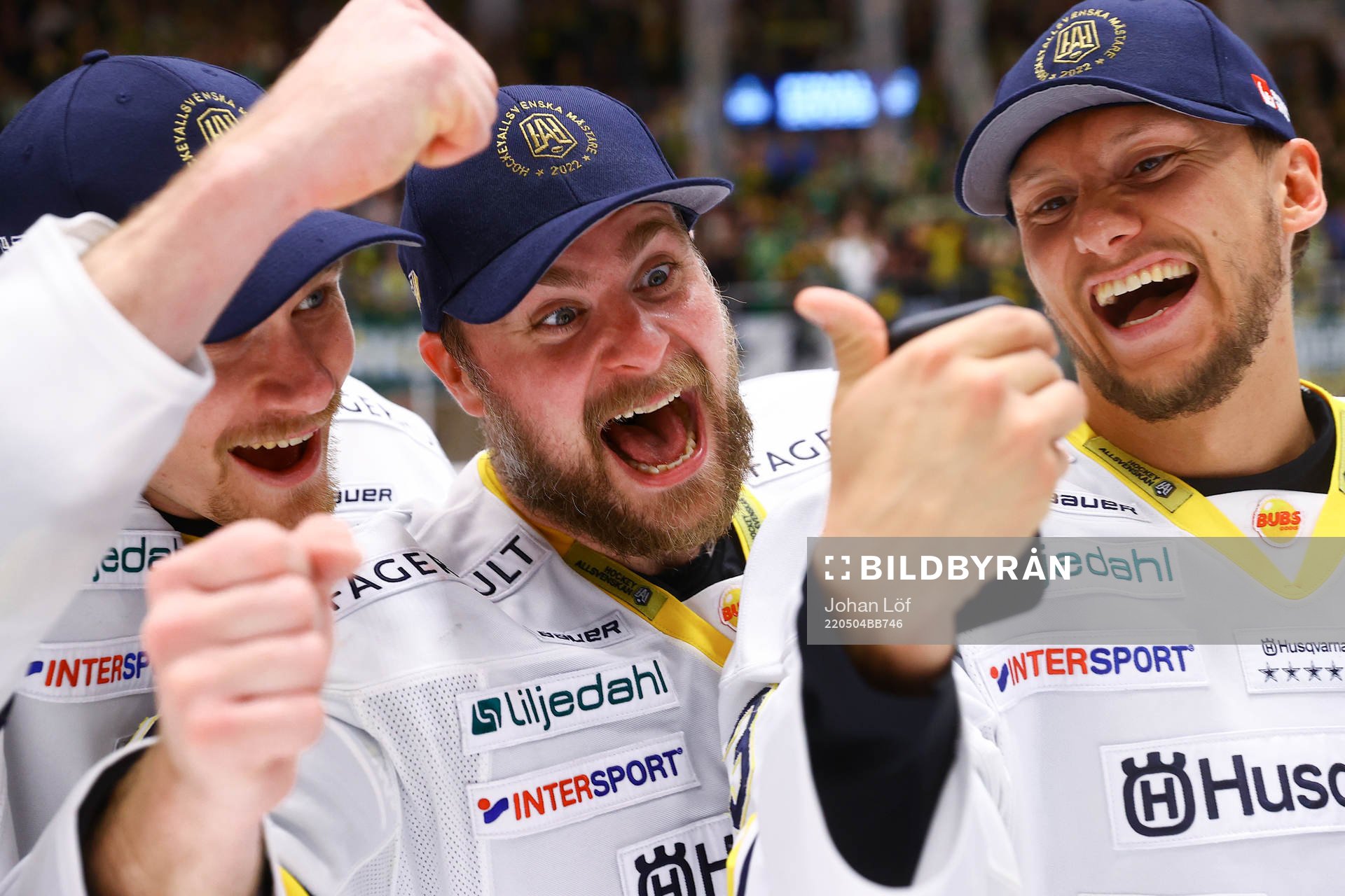 s Simon Önerud, Nichlas Torp och Daniel Bertov jublar