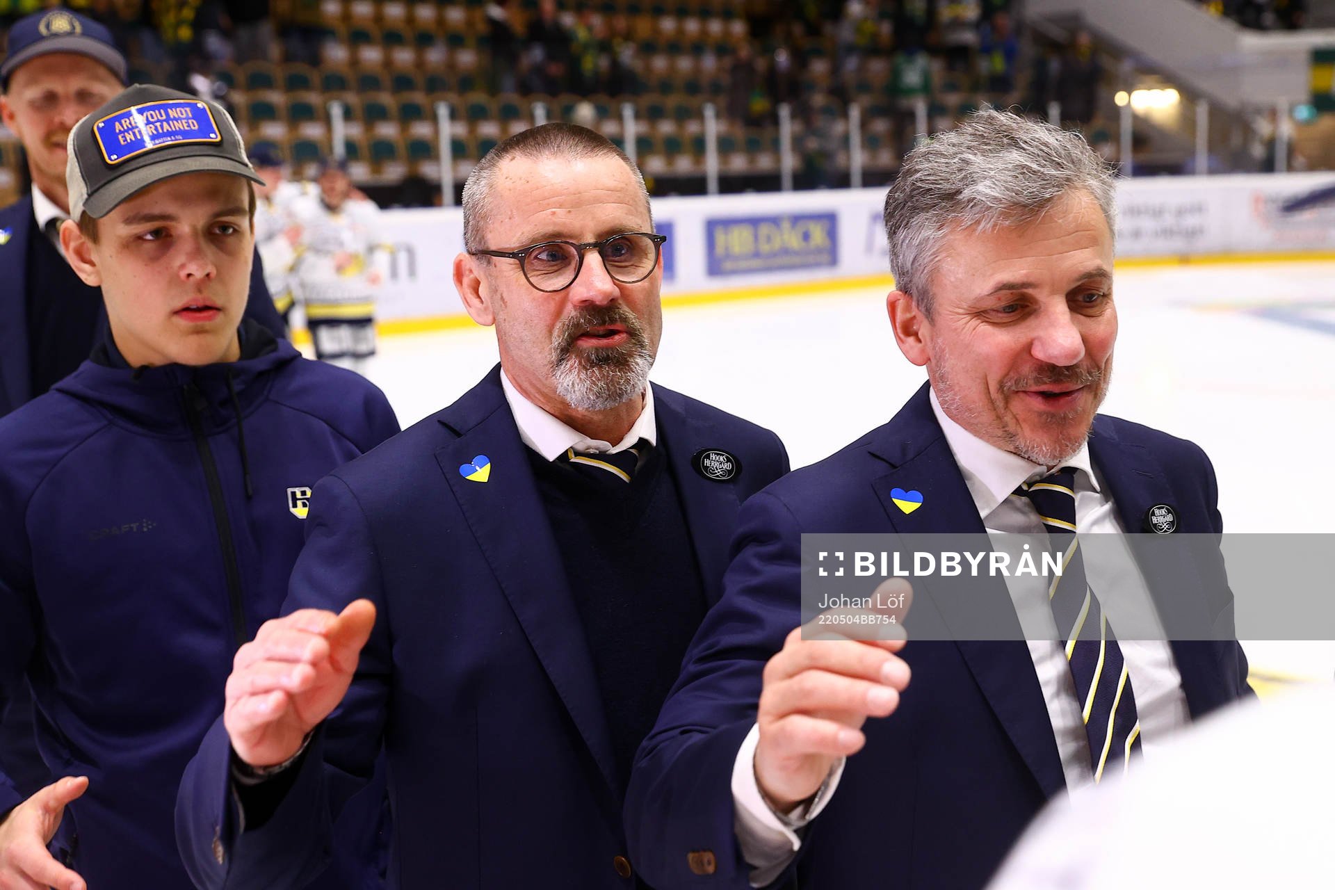 s tränare Tommy Samuelsson jublar