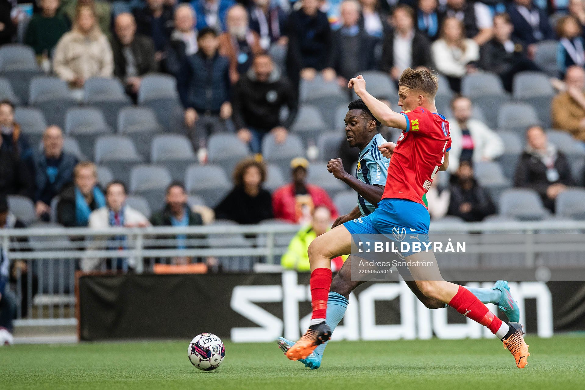 Djurgårdens Joel Asoro och Helsingborgs Casper Widell