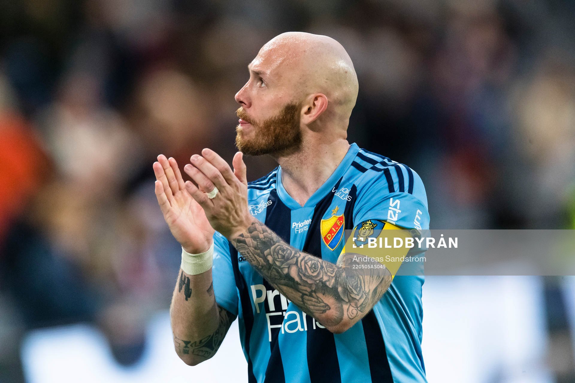 Djurgårdens Magnus Eriksson tackar publiken