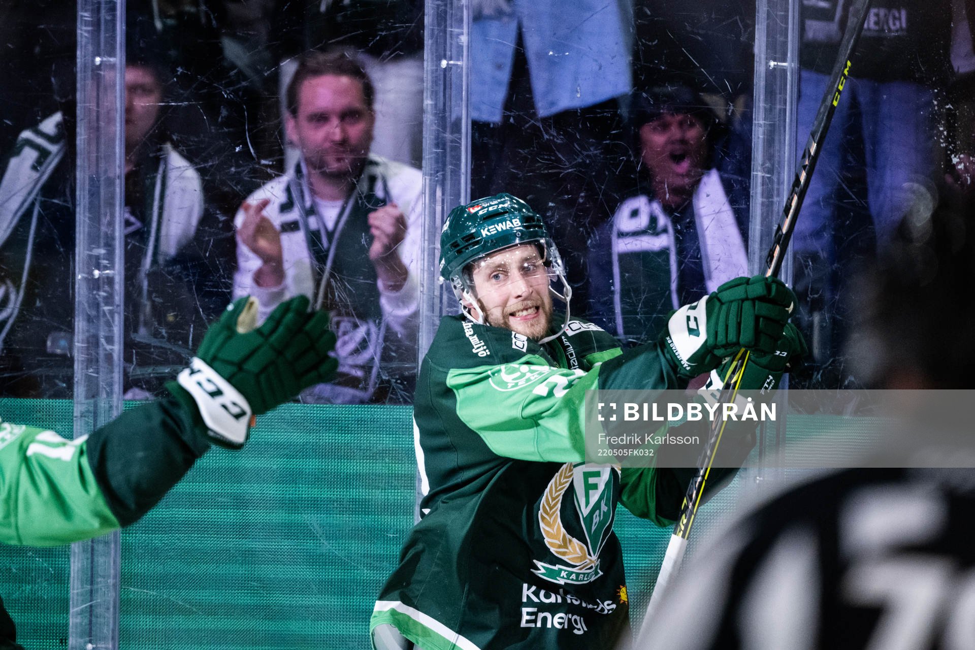 Färjestads Per Åslund jublar