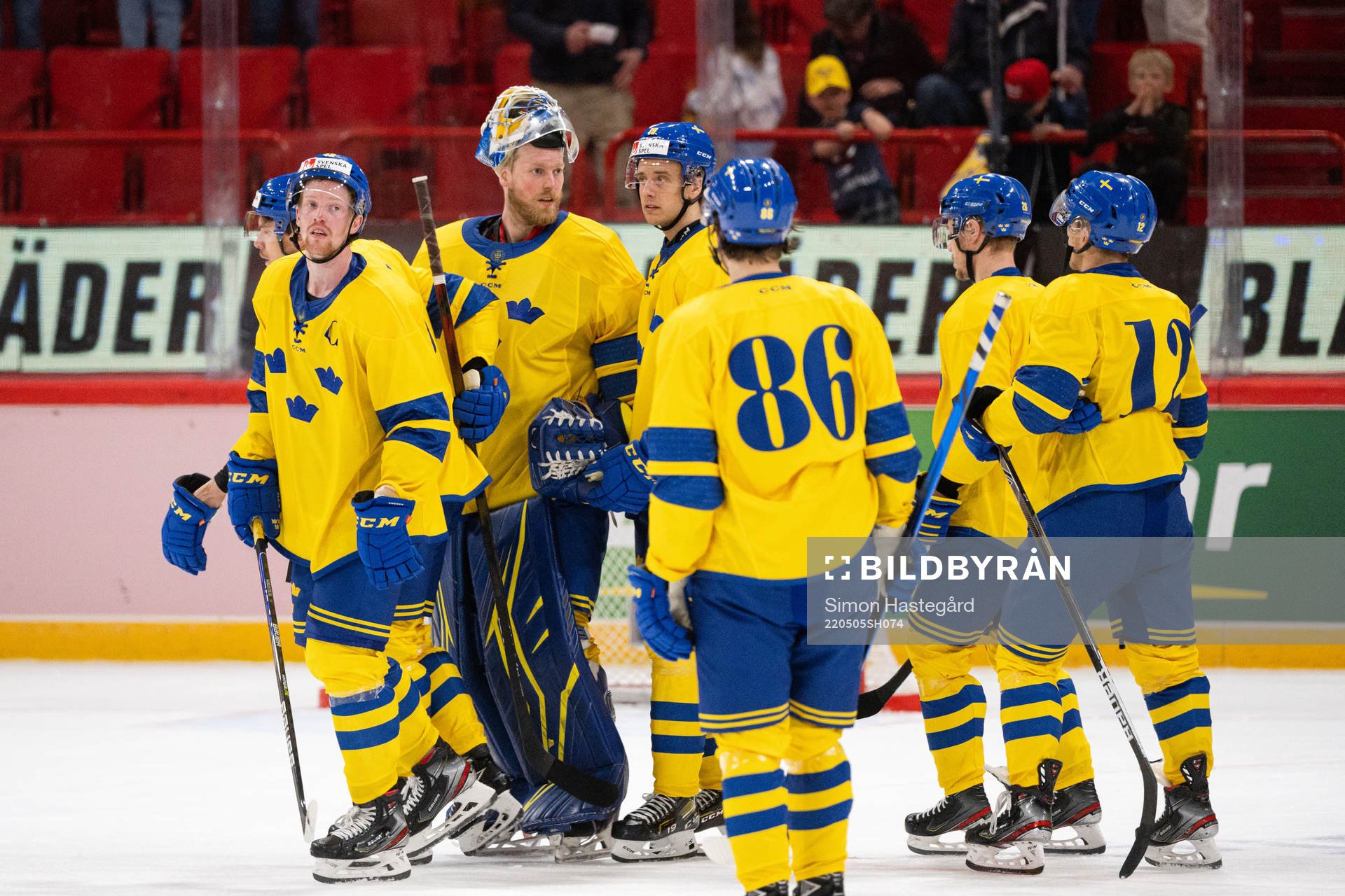 Joakim Nordström and goalkeeper Magnus Hellberg look