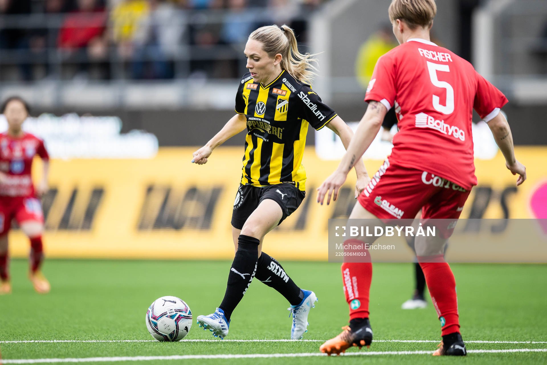 Häckens Elin Rubensson och Linköpings Nilla Fischer