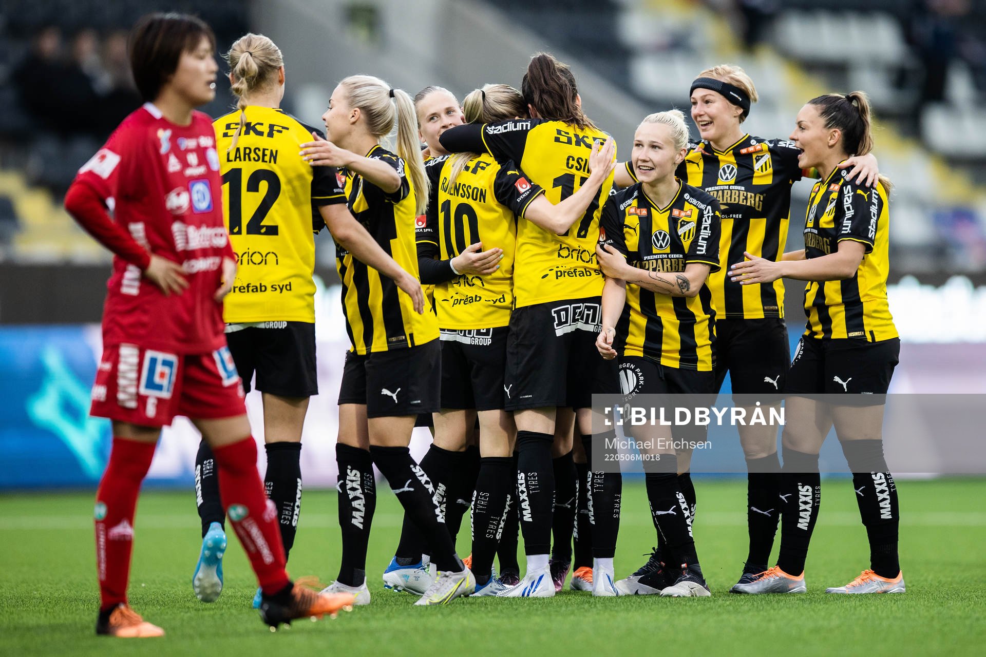 Häckens spelare jublar