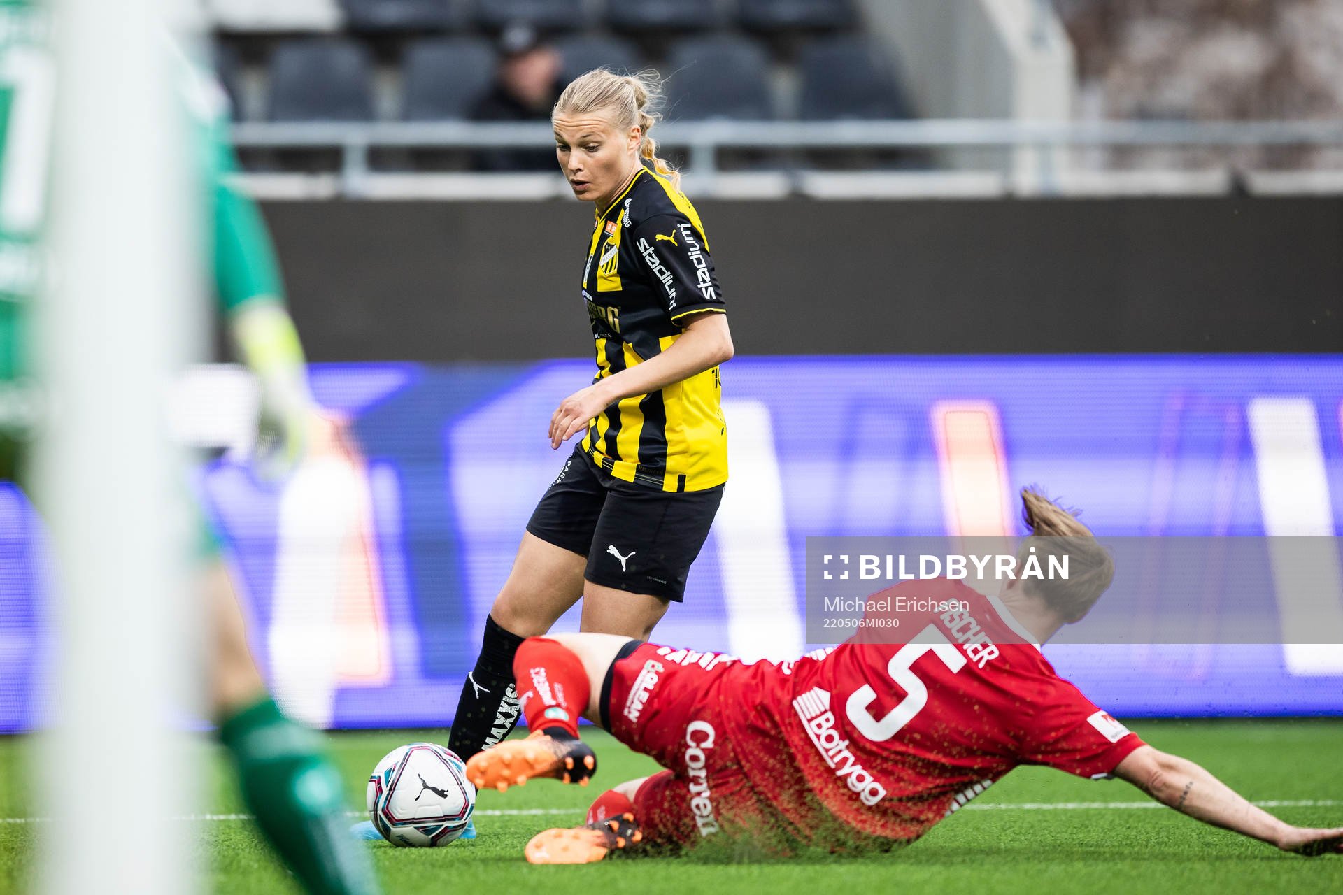 Häckens Stine Larsen och Linköpings Nilla Fischer