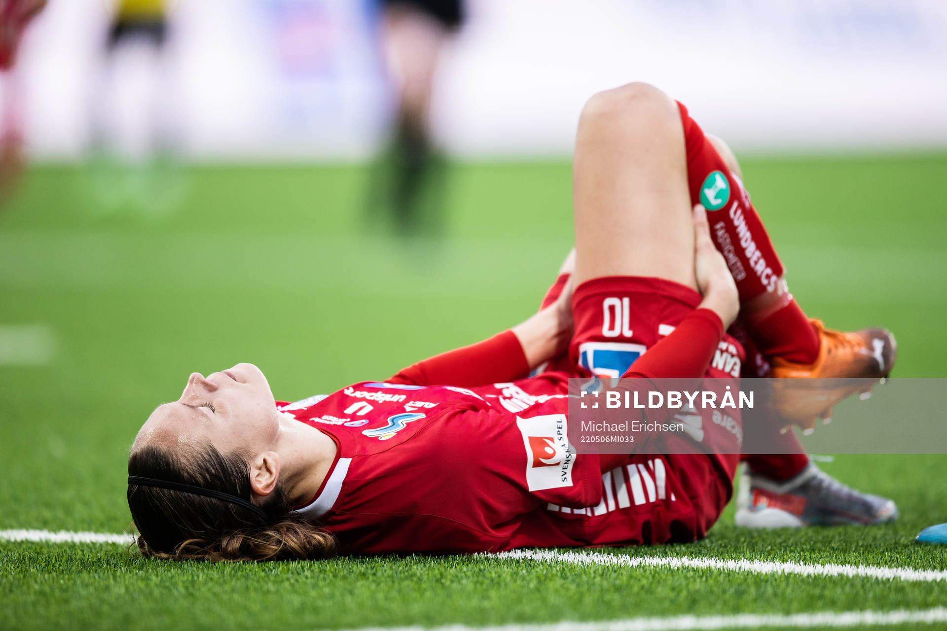 Linköpings Emma Lennartsson lämnar planen