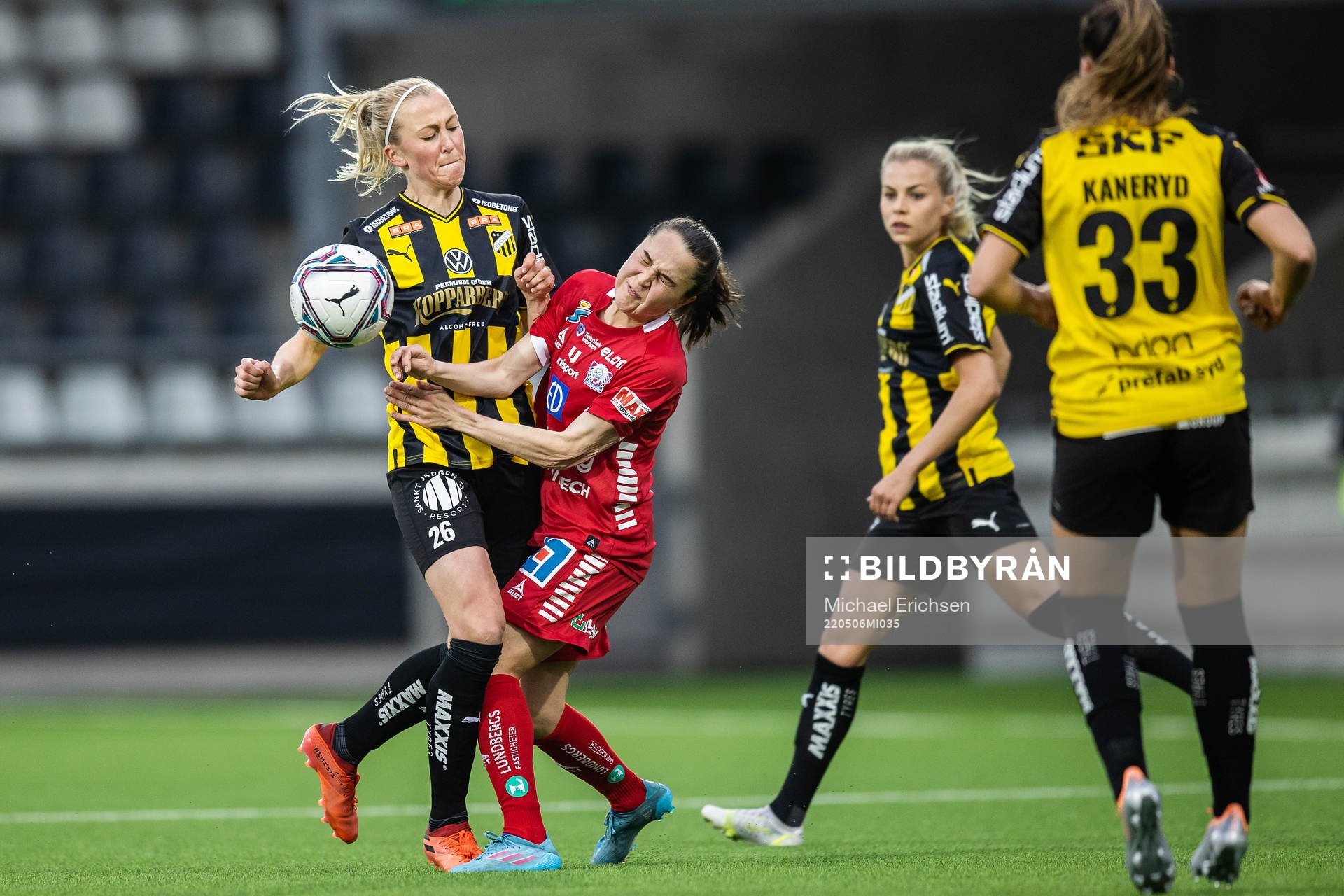 Häckens Julia Karlernäs och Linköpings Heidi Ellingsen
