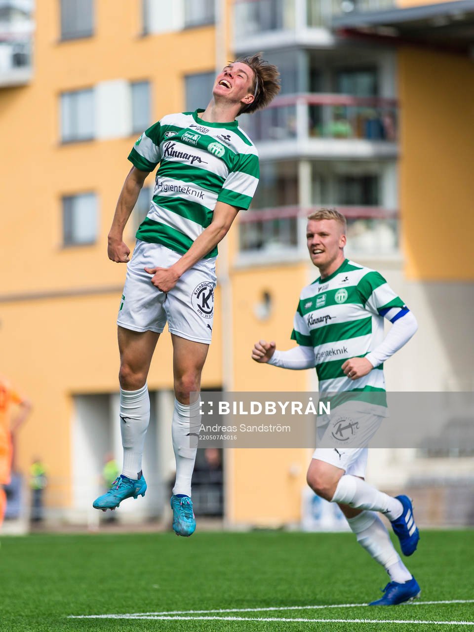 Västerås Max Larsson  jublar bredvid Simon Johansson