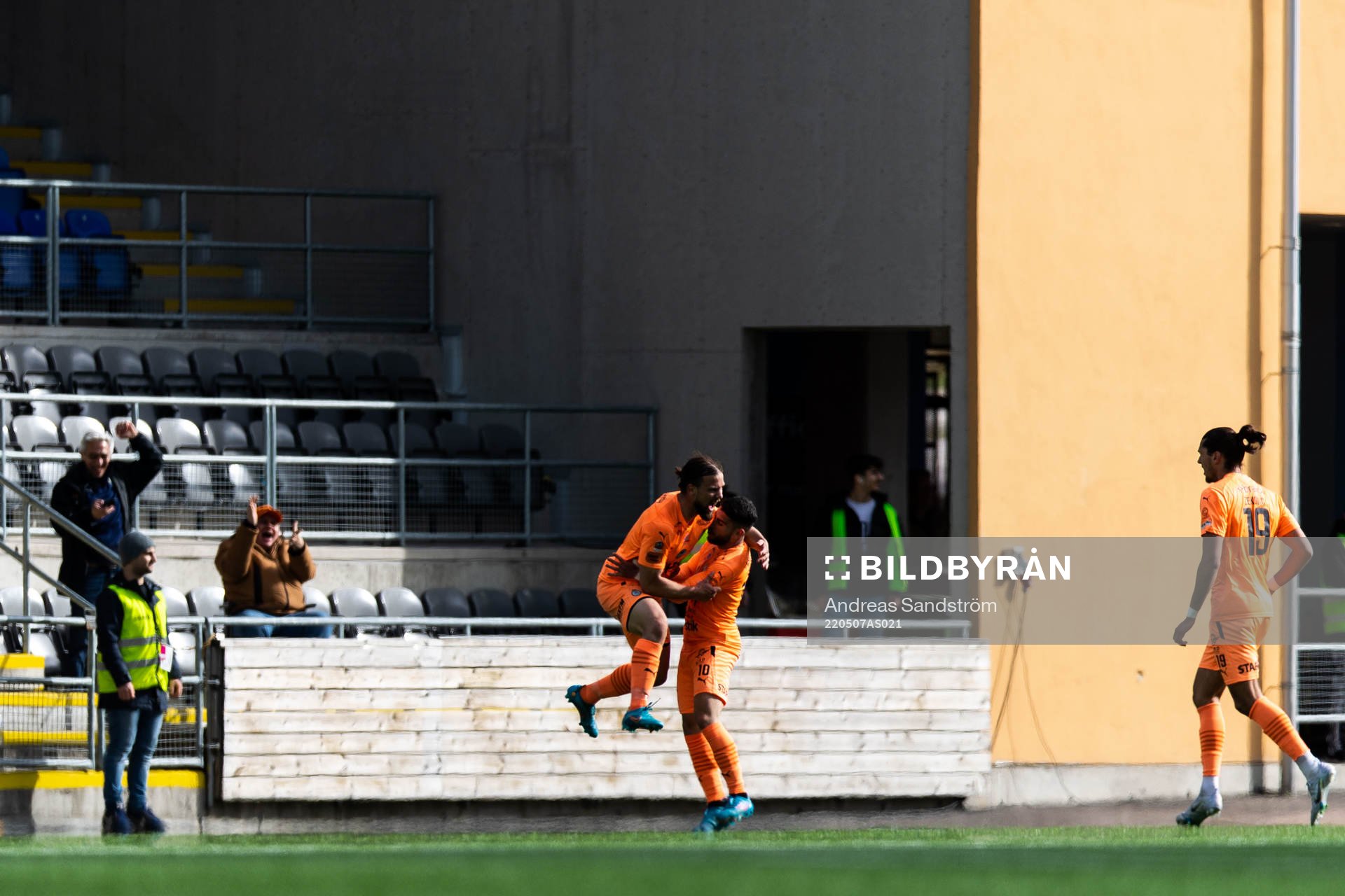 AFC Eskilstunas André Alsanati jublar