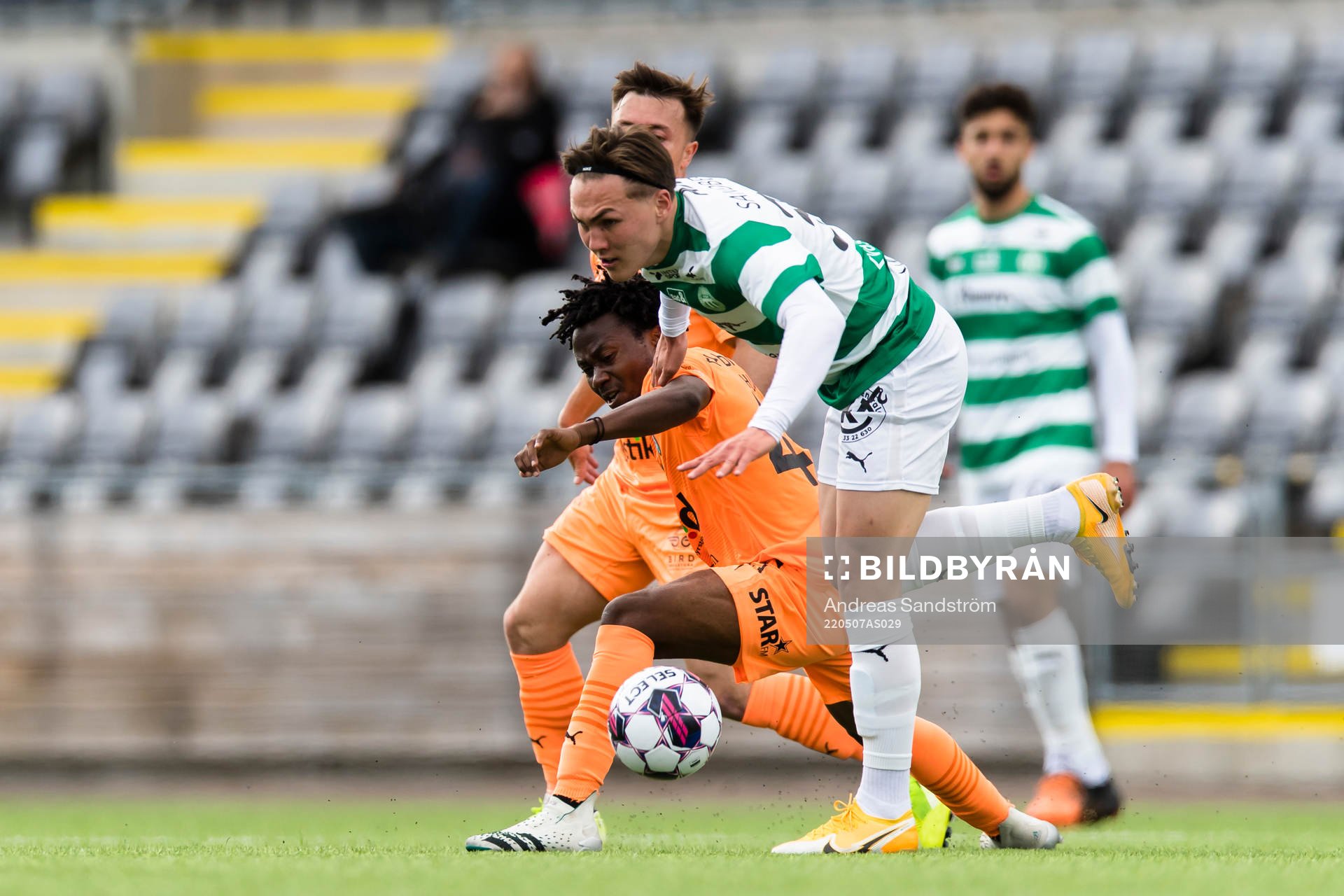Västerås Miguel Sandberg och AFC Eskilstunas Abdul-Halik
