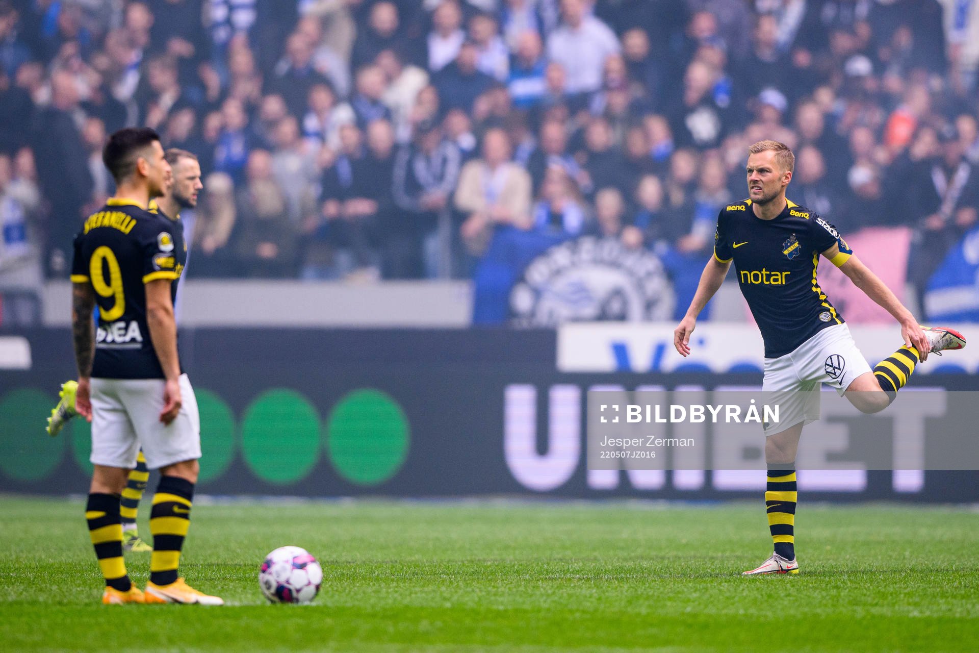 s Nicolas Stefanelli och Sebastian Larsson