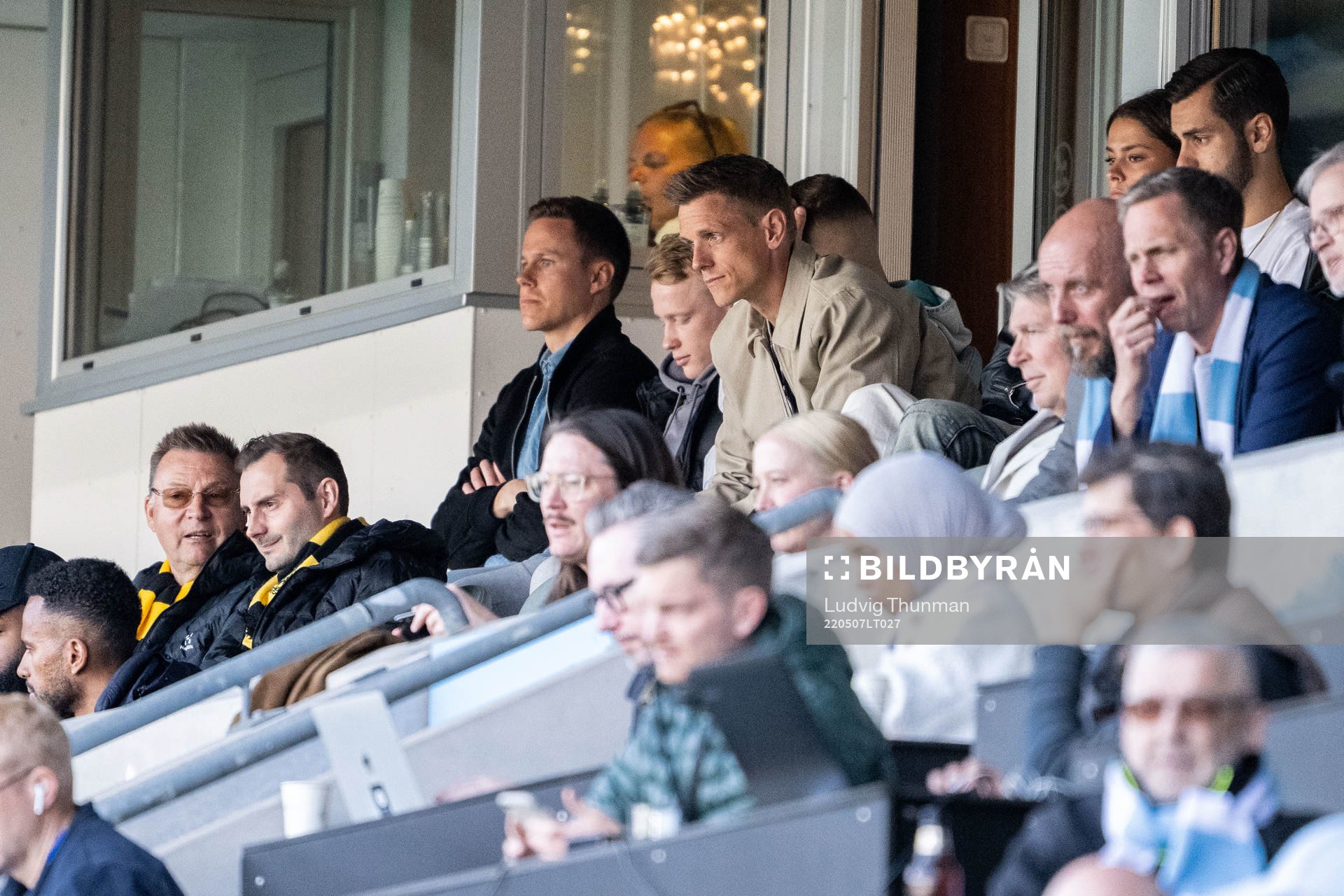 Malmö FFs Sören Rieks och Niklas Moisander på läktaren