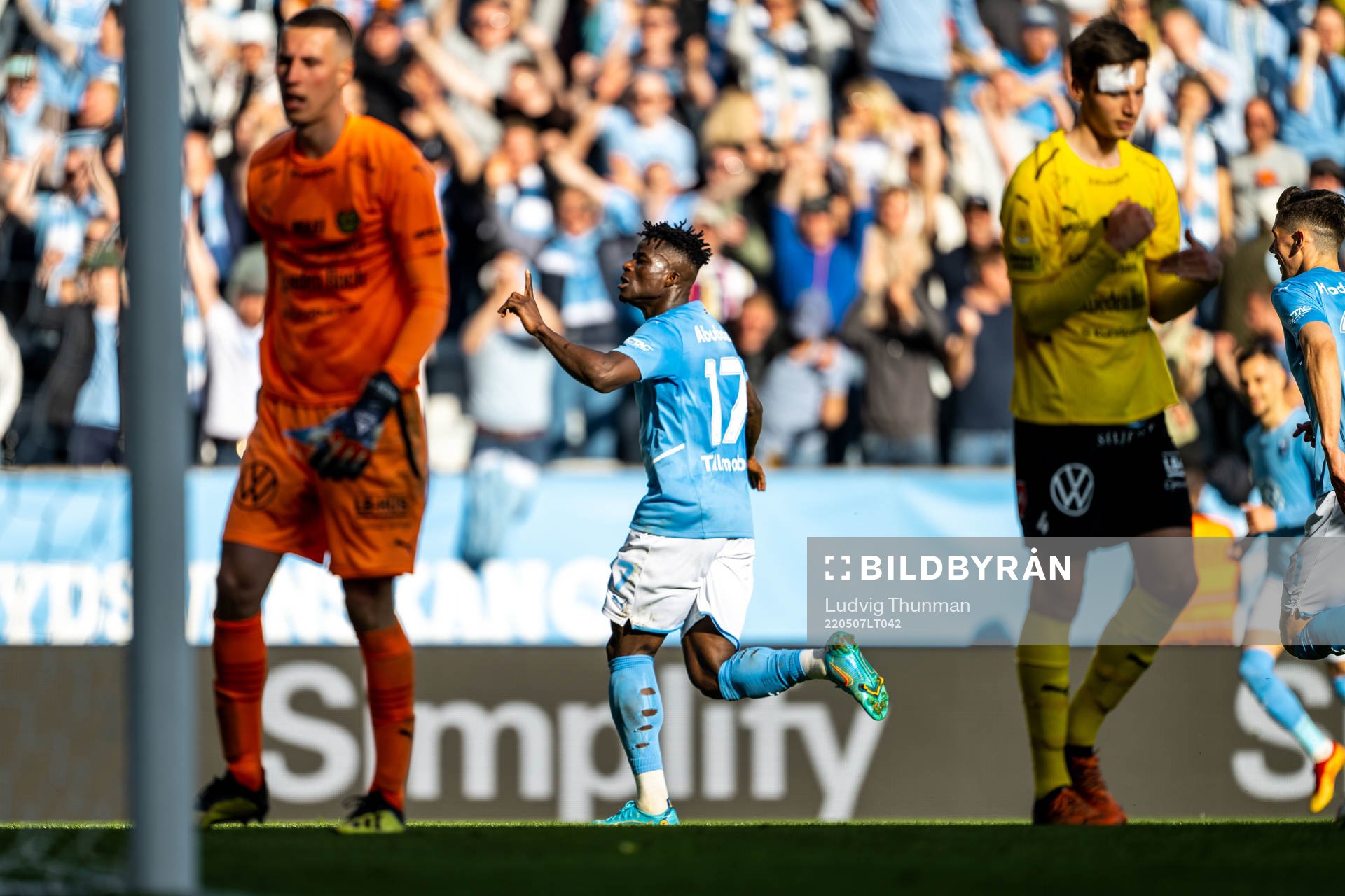 Malmö FFs Malik Abubakari jublar efter 1-0 under fotbollsmatchen i Allsvenskan mellan Malmö FF och Mjällby den 7 maj 2022 i Malmö. 