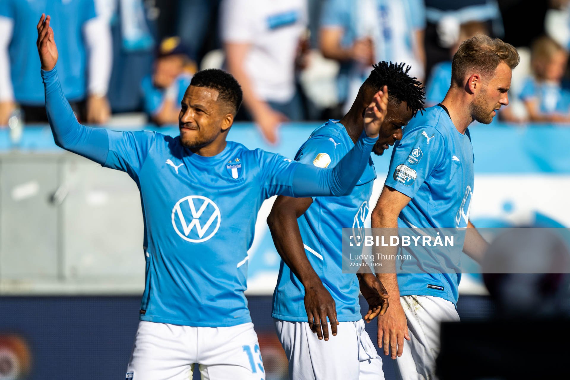 Malmö FFs Martin Olsson och Malik Abubakari jublar