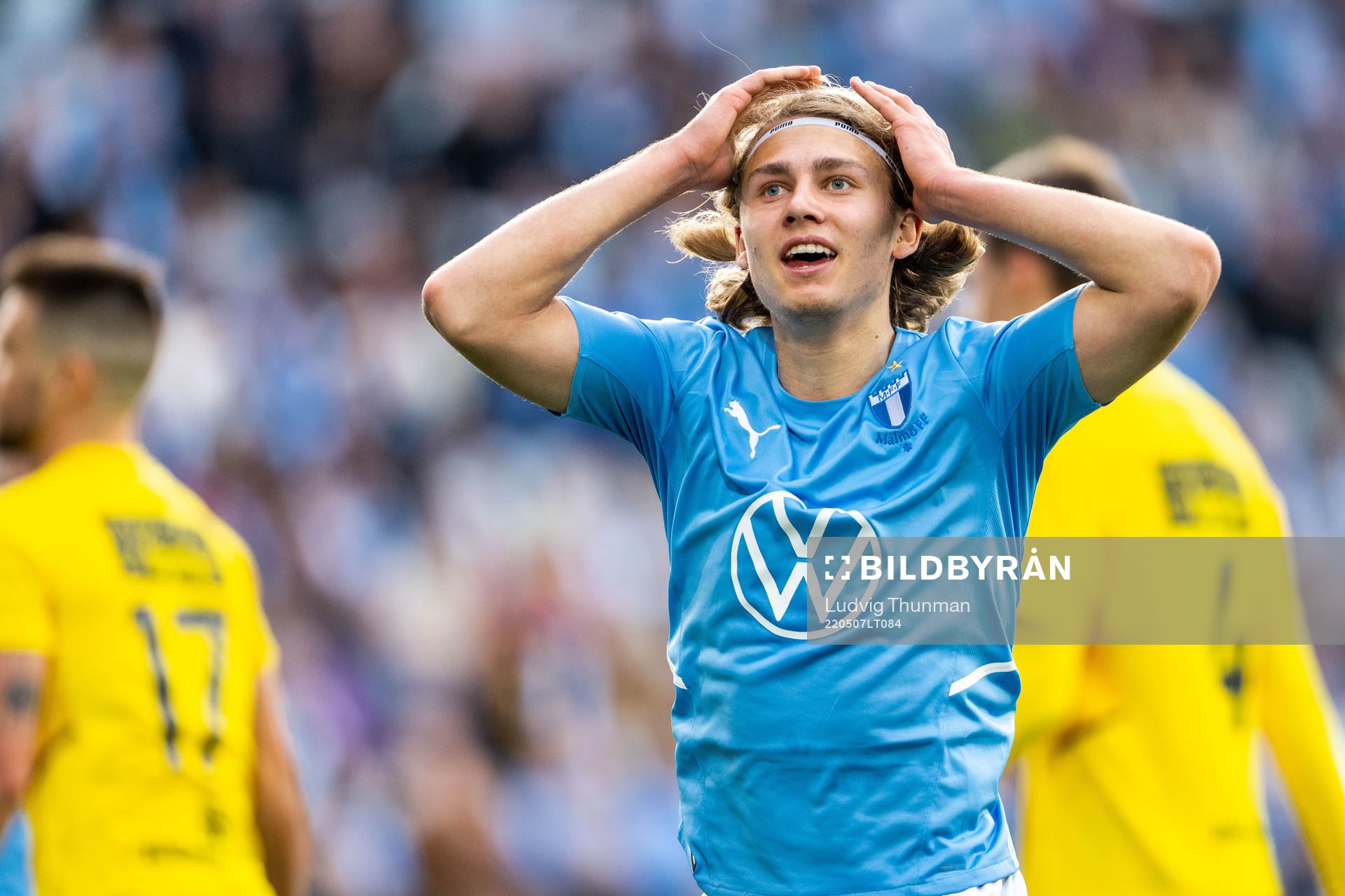 Malmö FFs Sebastian Nanasi deppar