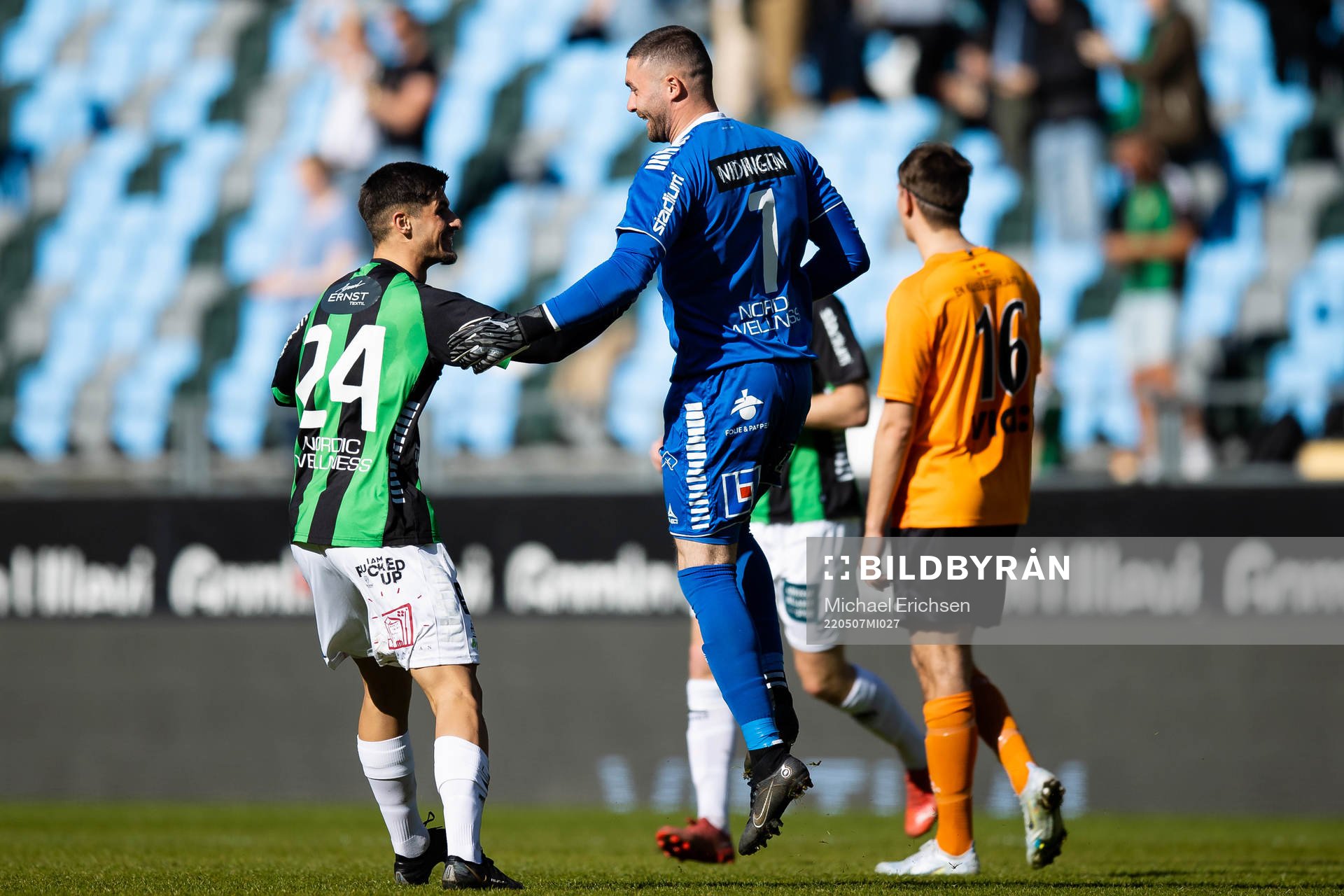 GAIS målvakt Mergim Krasniqi jublar ihop med Emin Grozdanic