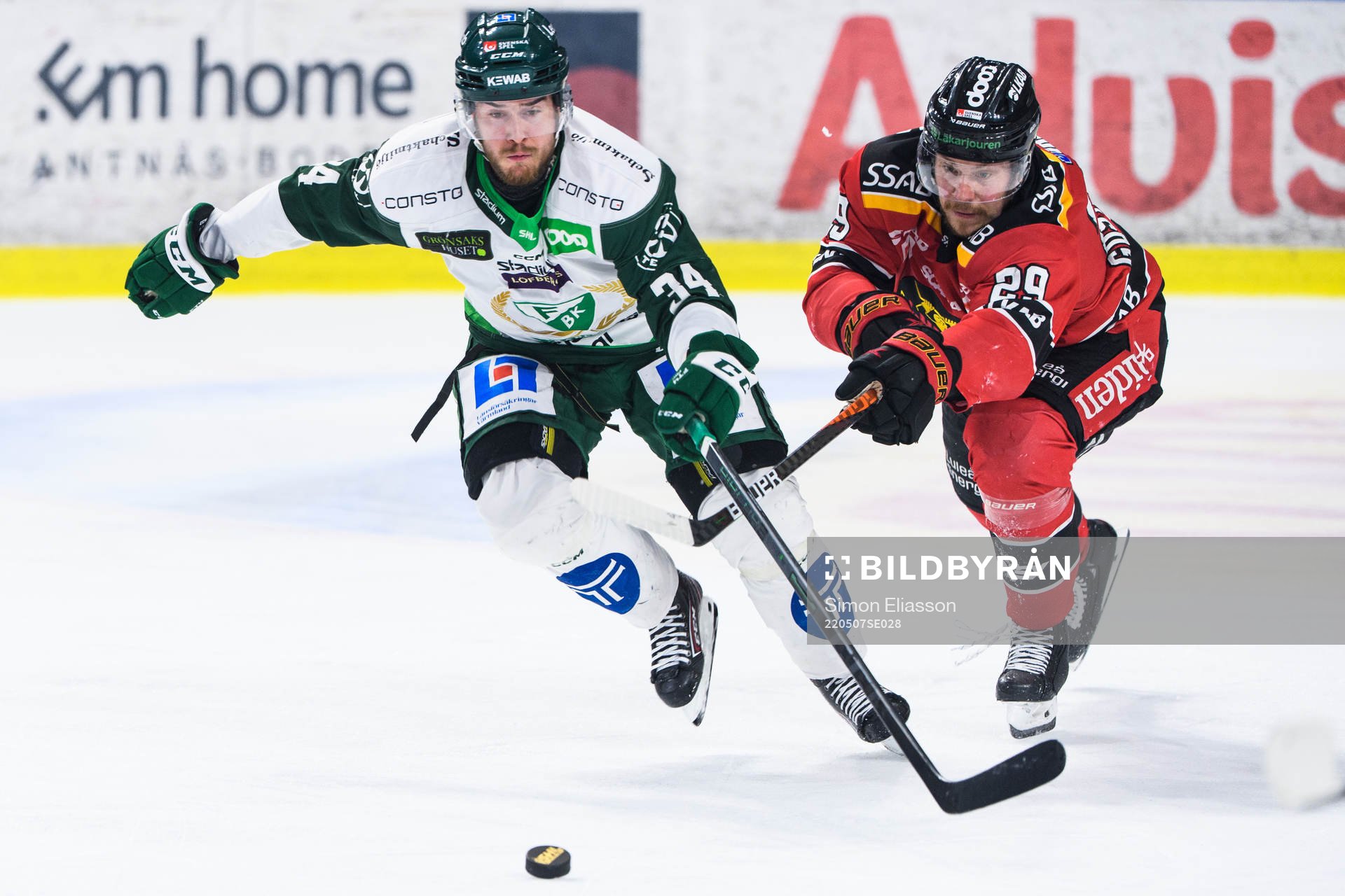 Färjestads Michael Lindqvist och Luleås Erik Gustafsson