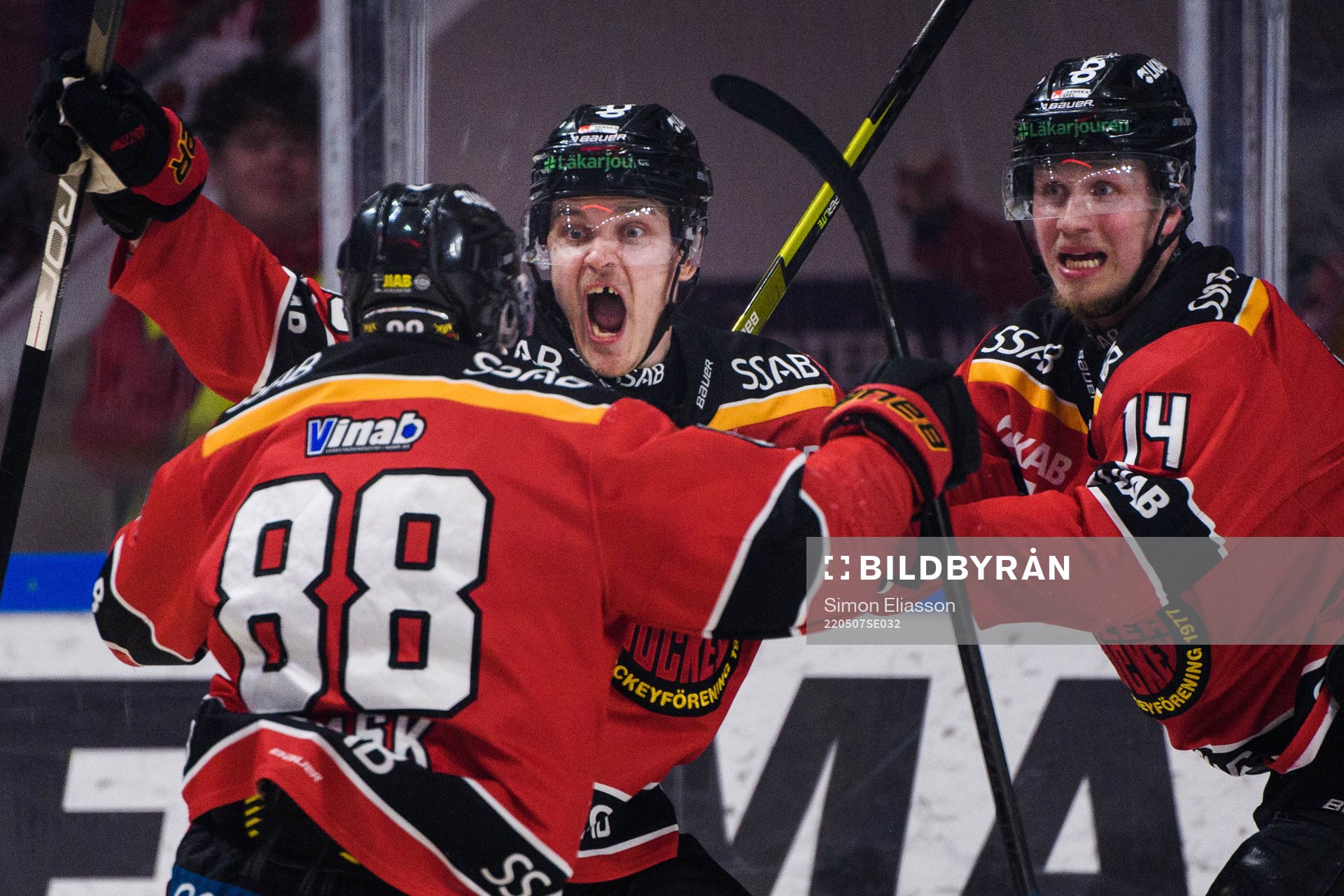 Luleås Julius Honka jublar