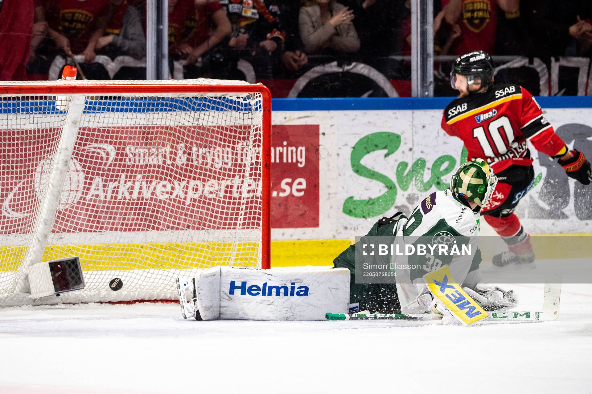 Luleås Einar Emanuelsson gör 3-0 på Färjestads målvakt