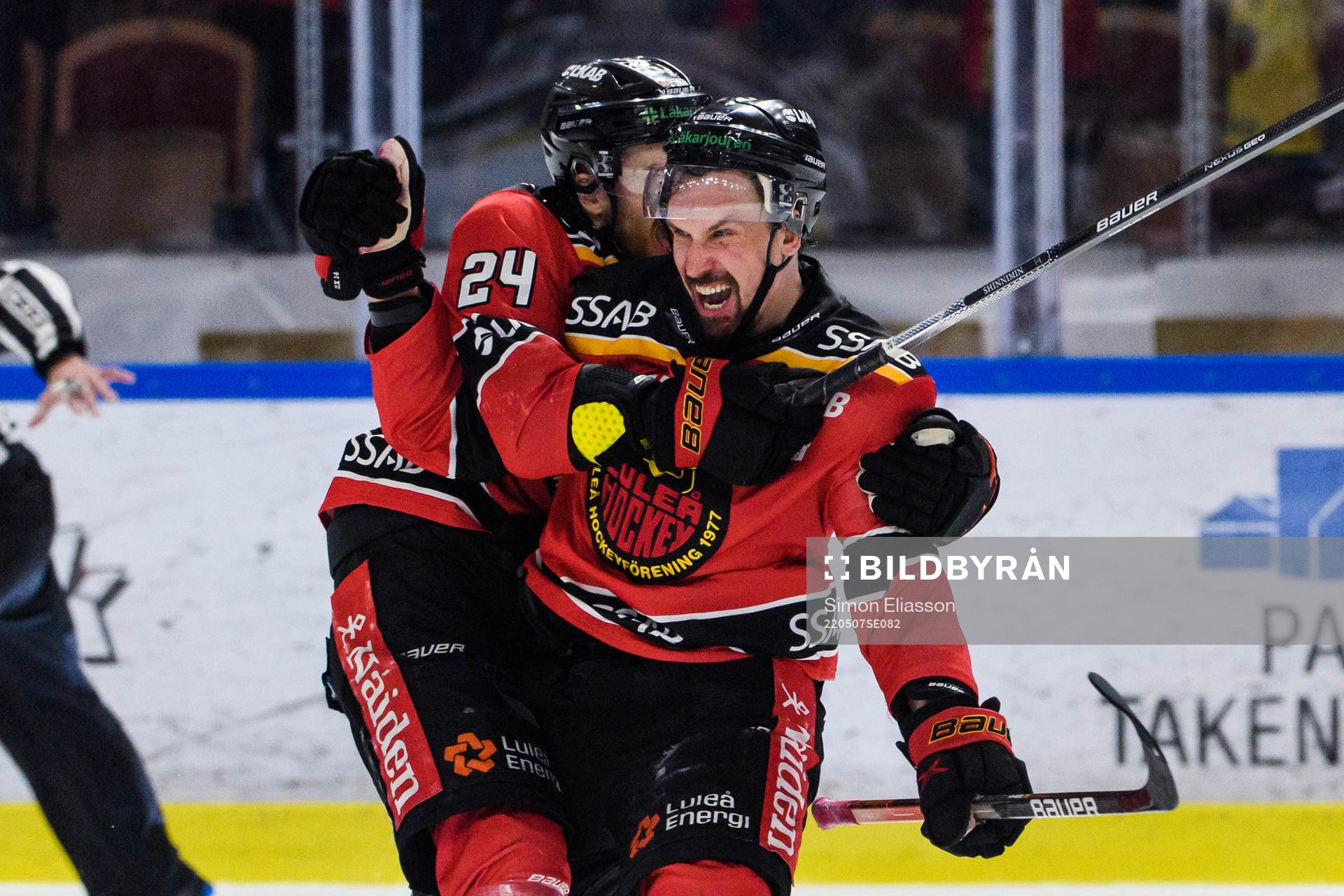 Luleås Brendan Shinnimin och Sami Lepistö jublar
