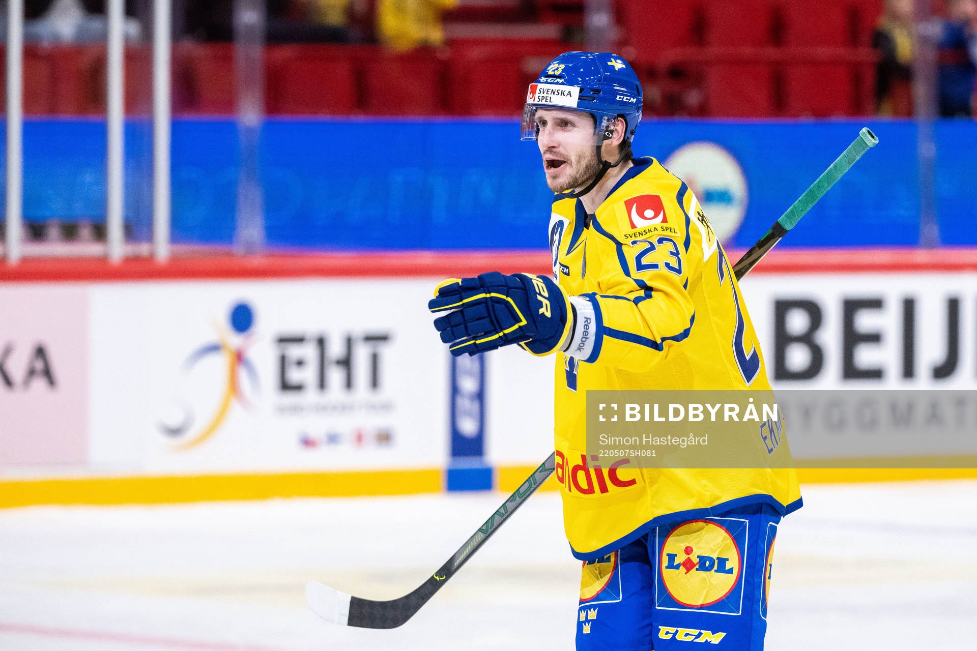 Oliver Ekman-Larsson of Sweden celebrates scoring 2-2