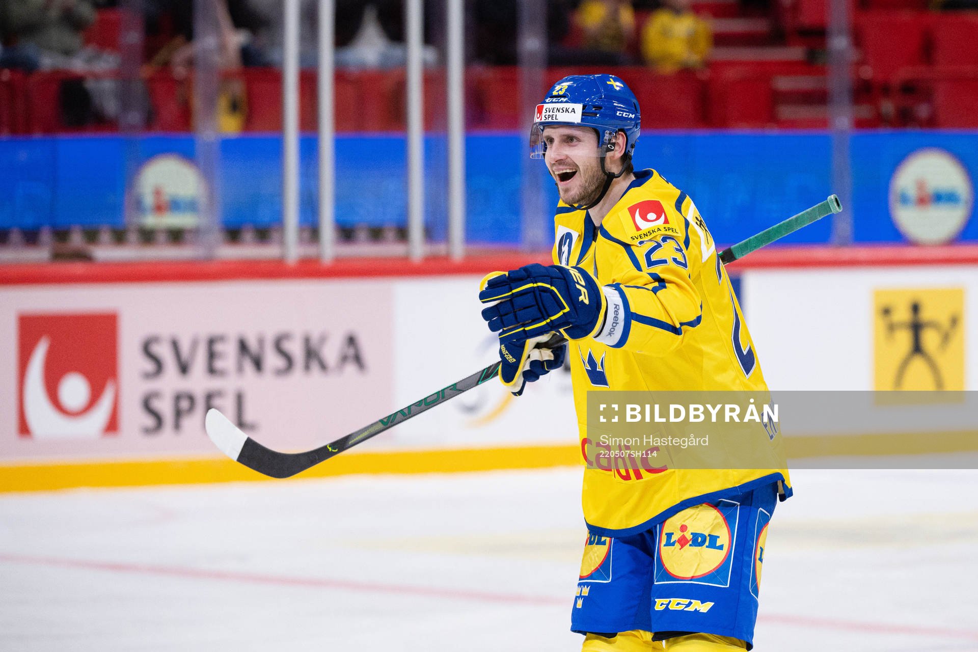 Oliver Ekman-Larsson of Sweden celebrates the 2-2 goal