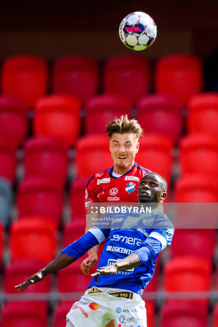 Östers Tatu Varmanen och Norrbys Bubacarr Jobe