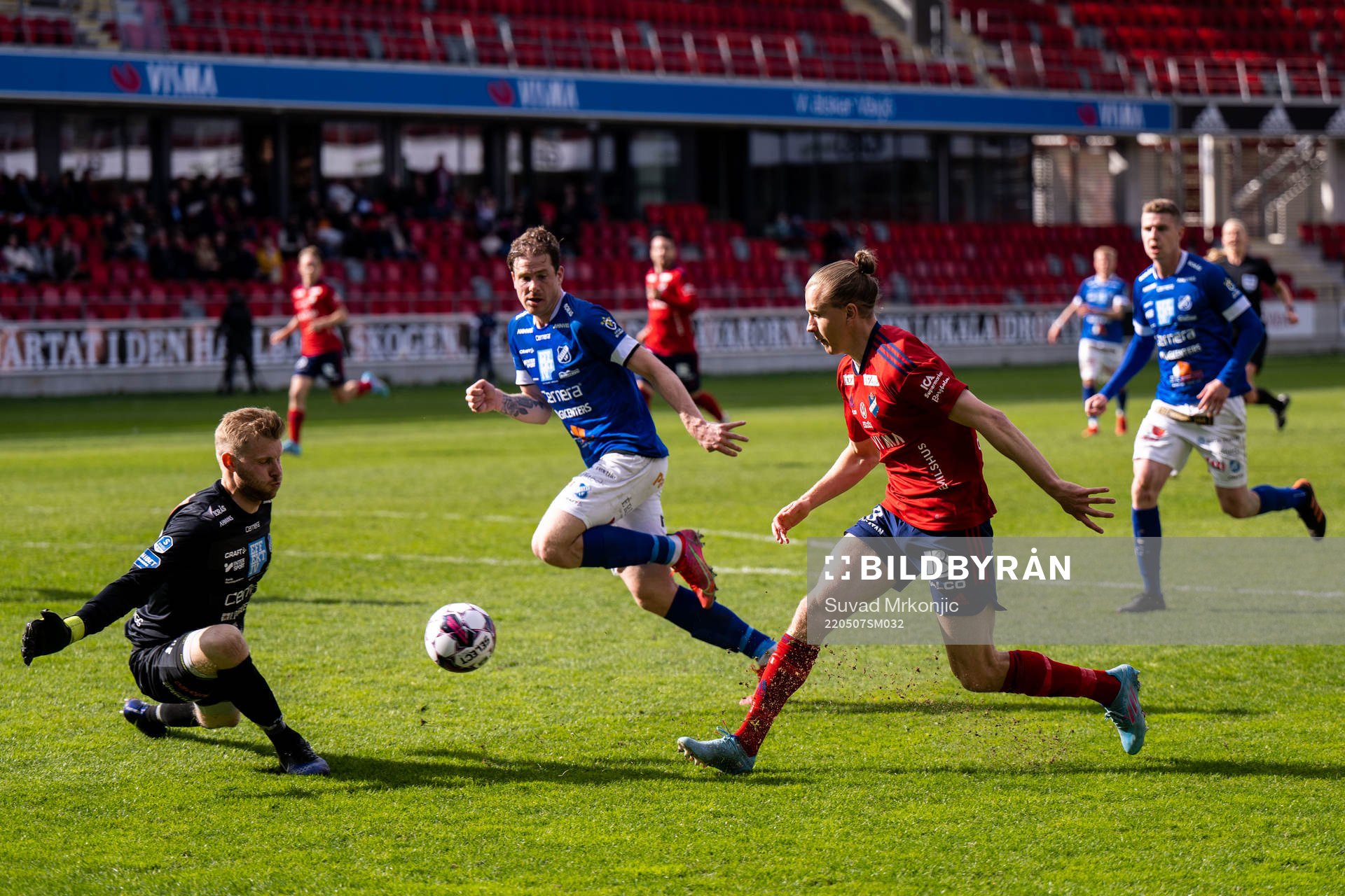 Norrbys målvakt Anton Cajtoft och Östers Jesper Jonasson