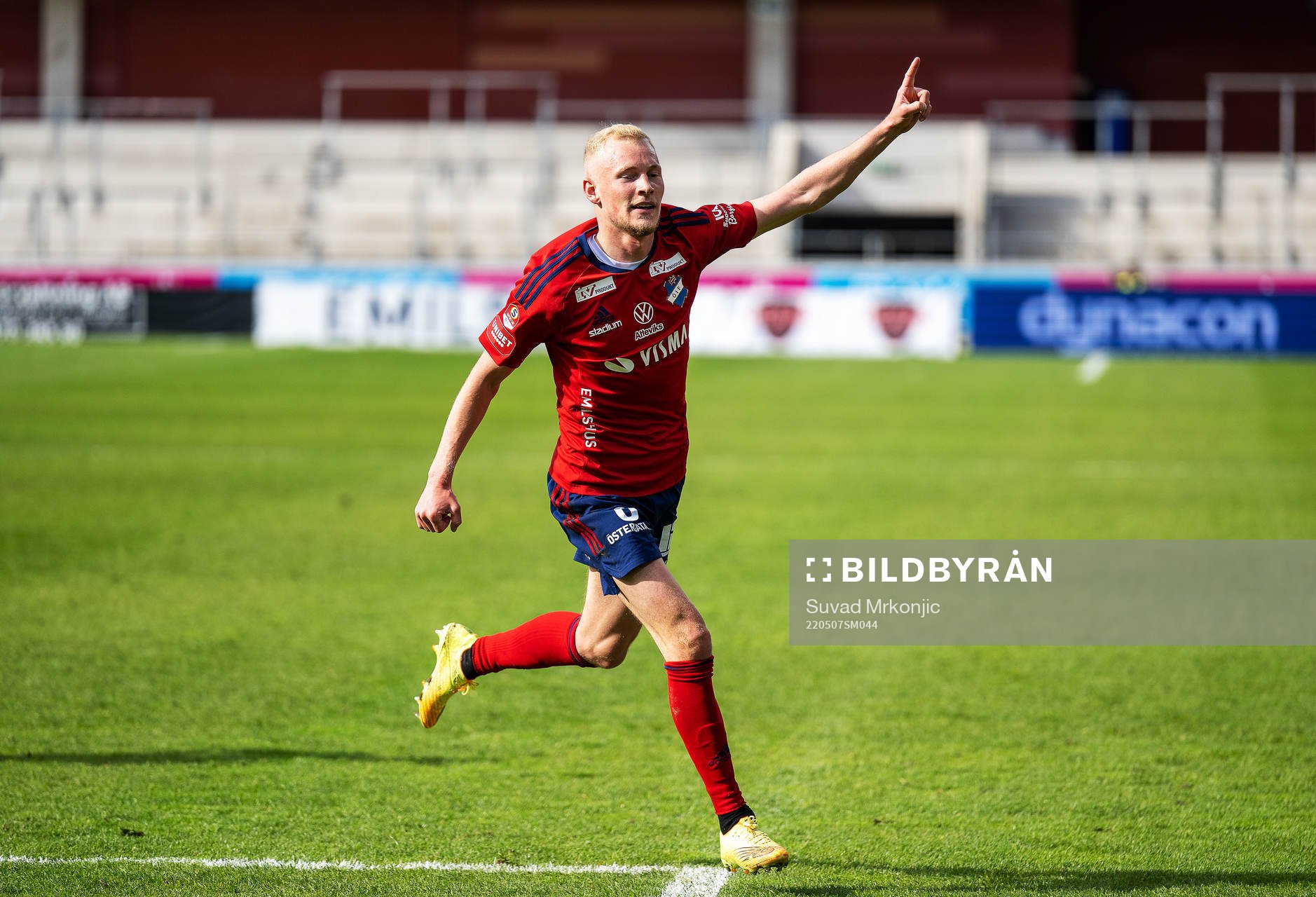 Östers Adam Bergmark Wiberg jublar