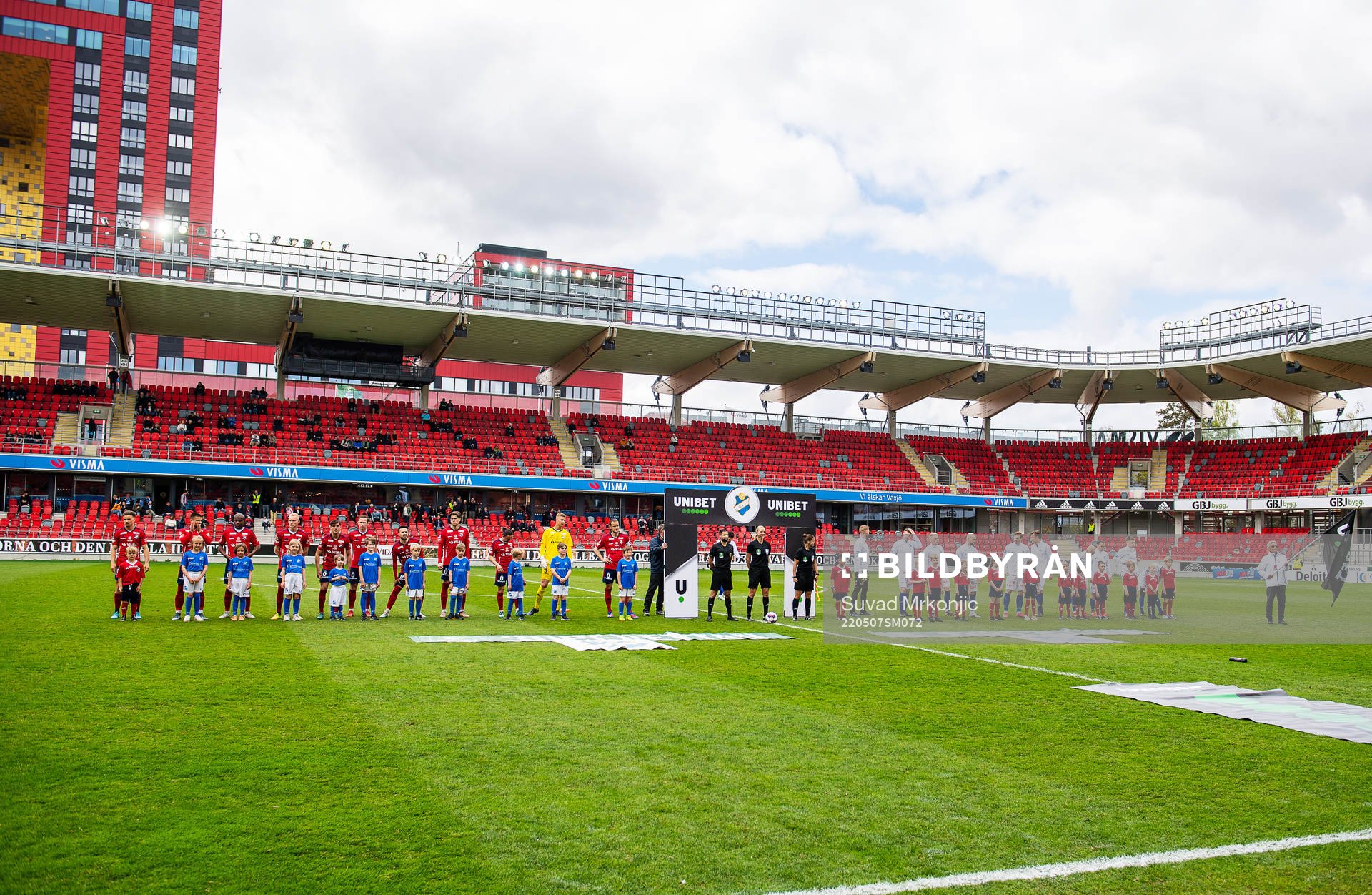 Skylt med Unibets logga inför fotbollsmatchen i Superettan mellan Öster och Norrby den 7 maj 2022 i Växjö. 