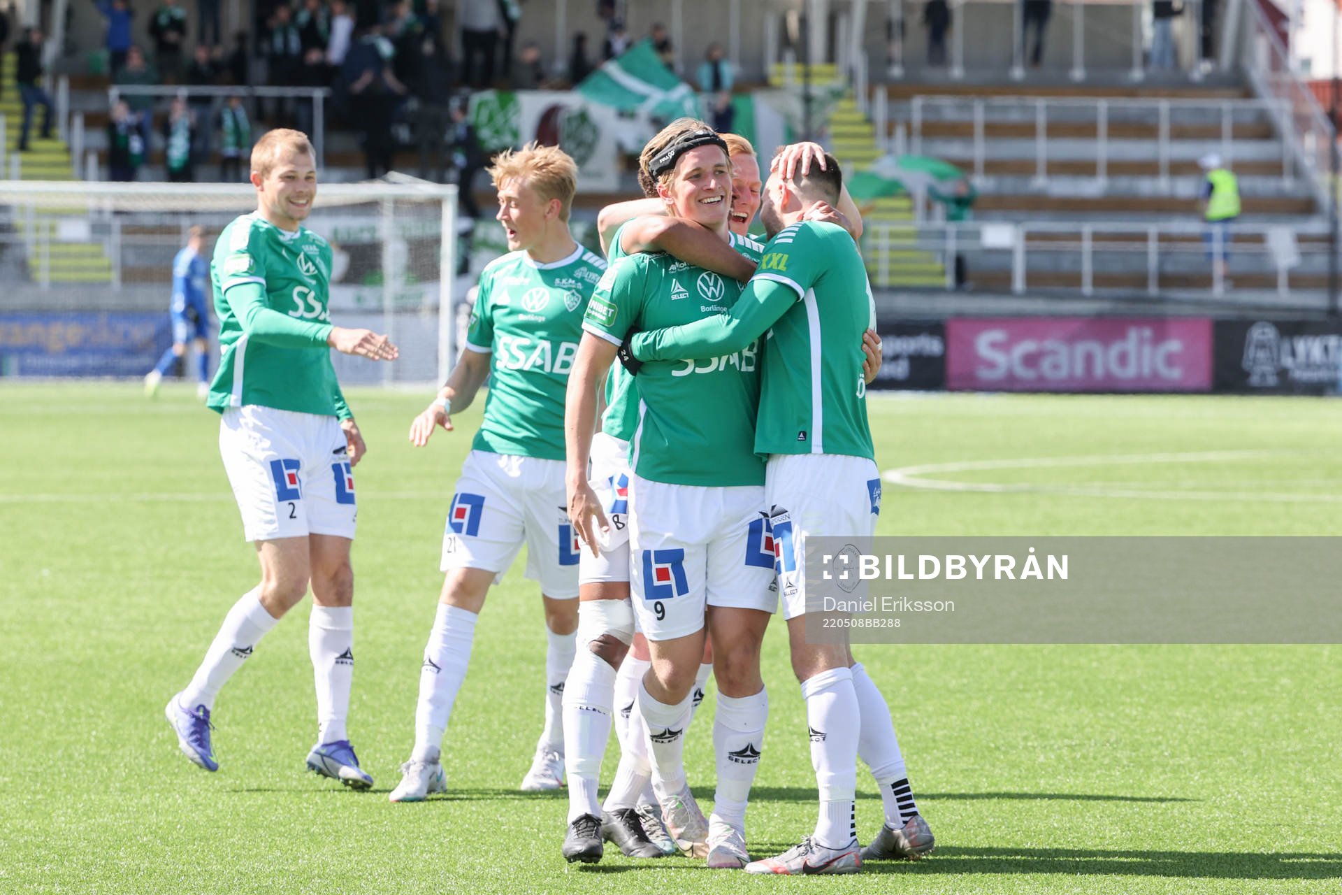 Brages Douglas Karlberg och Niklas Söderberg jublar