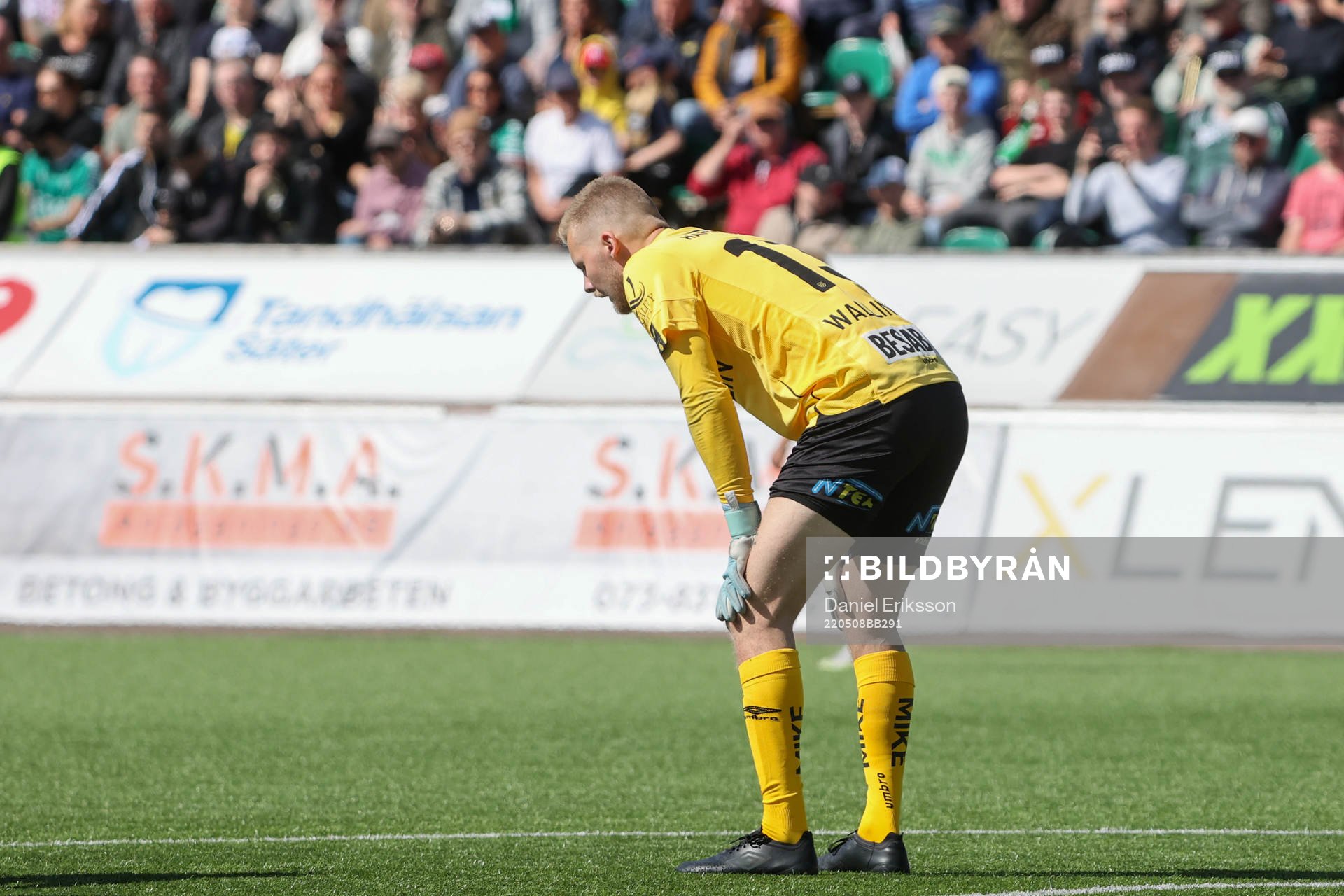 Örgrytes målvakt Robin Wallinder deppar