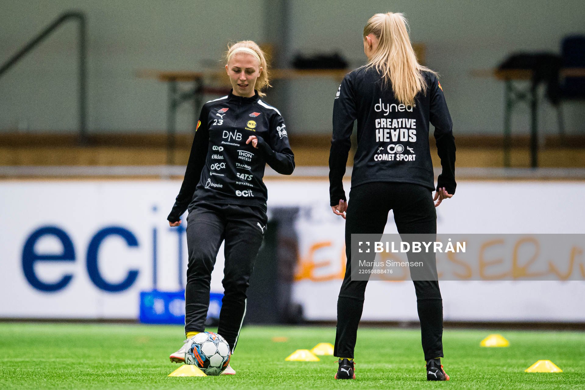 Fiona Helen Worts of LSK Kvinner warms up