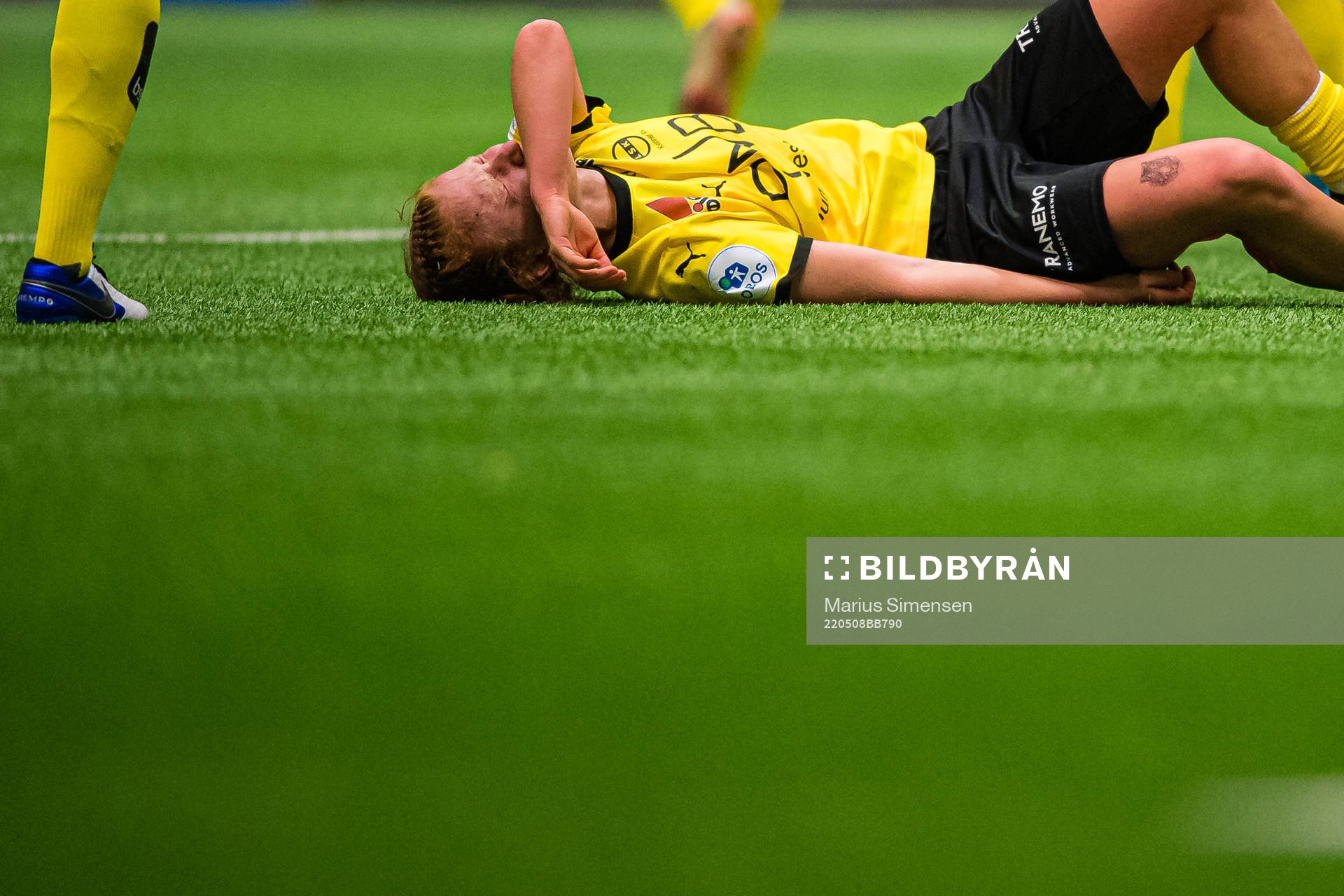 Laura Gashi of LSK Kvinner in pain