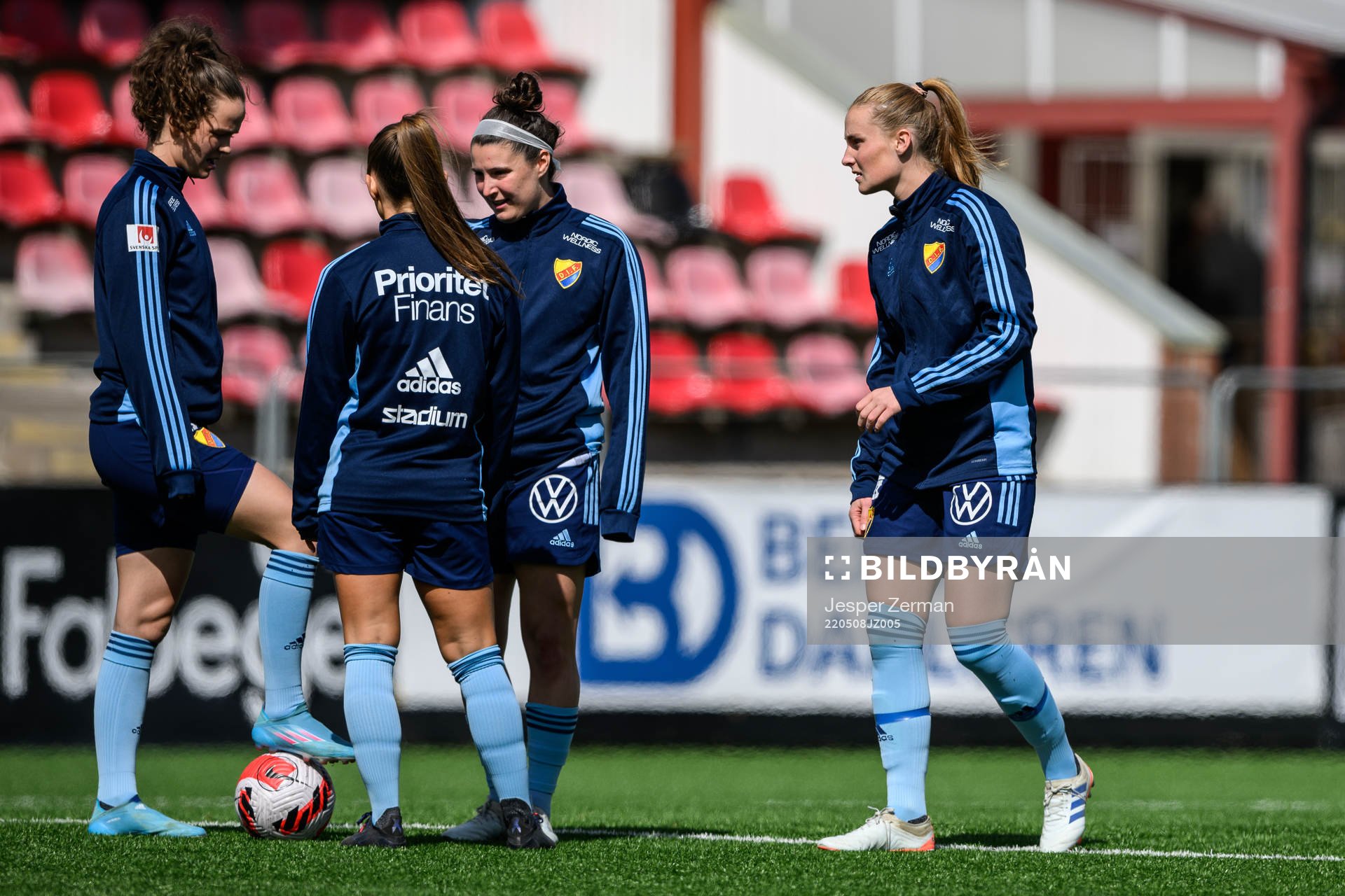 Djurgårdens Julia Walentowicz, Hayley Dowd och Kamilla