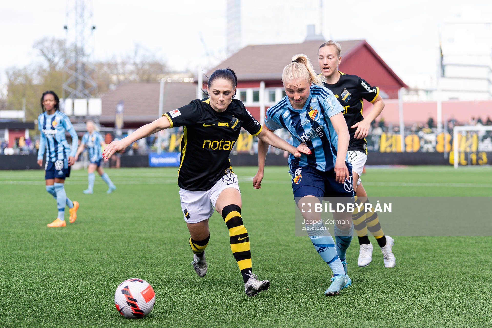 s Linda Hallin och Jenny Danielsson