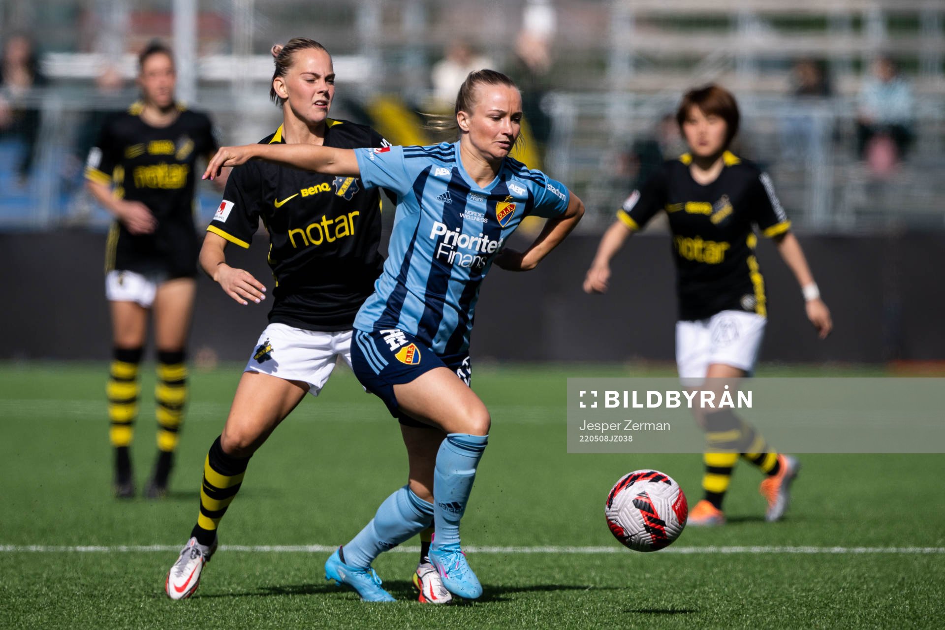s Agnes Nyberg och Djurgårdens Tove Almqvist