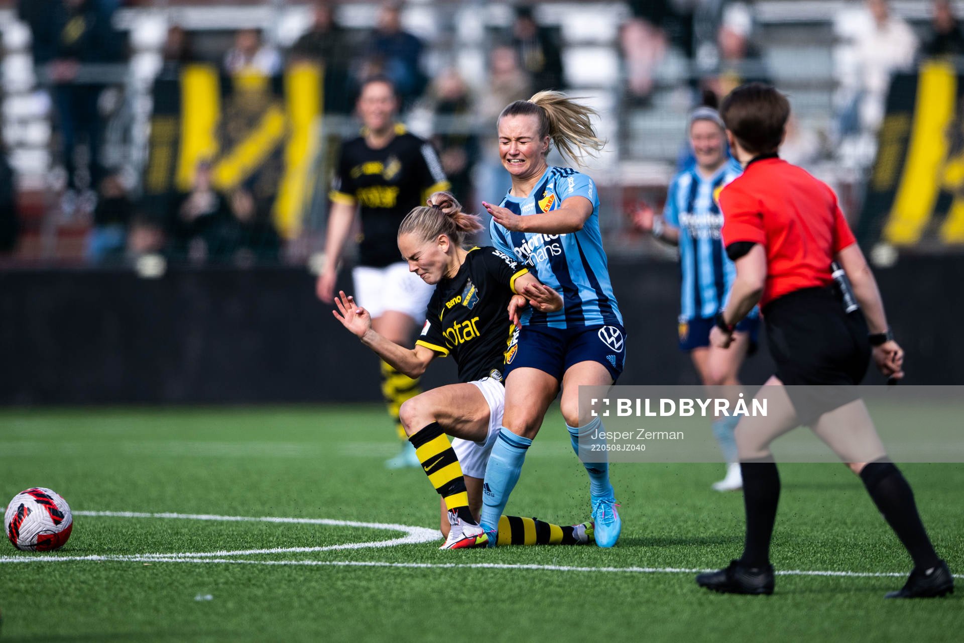 s Agnes Nyberg och Djurgårdens Tove Almqvist