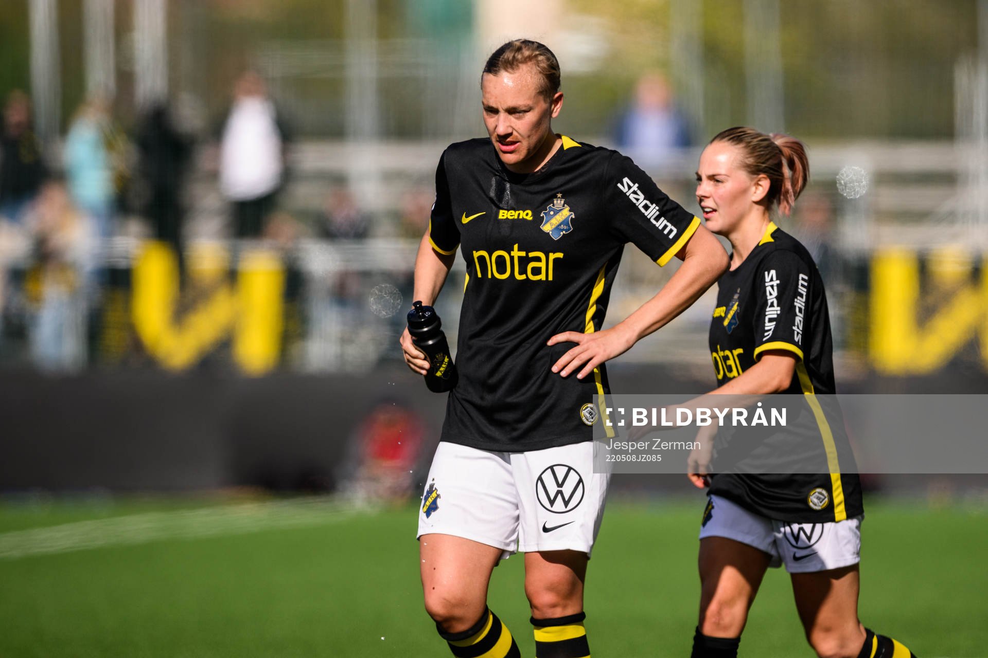 s Jenny Danielsson och Agnes Nyberg