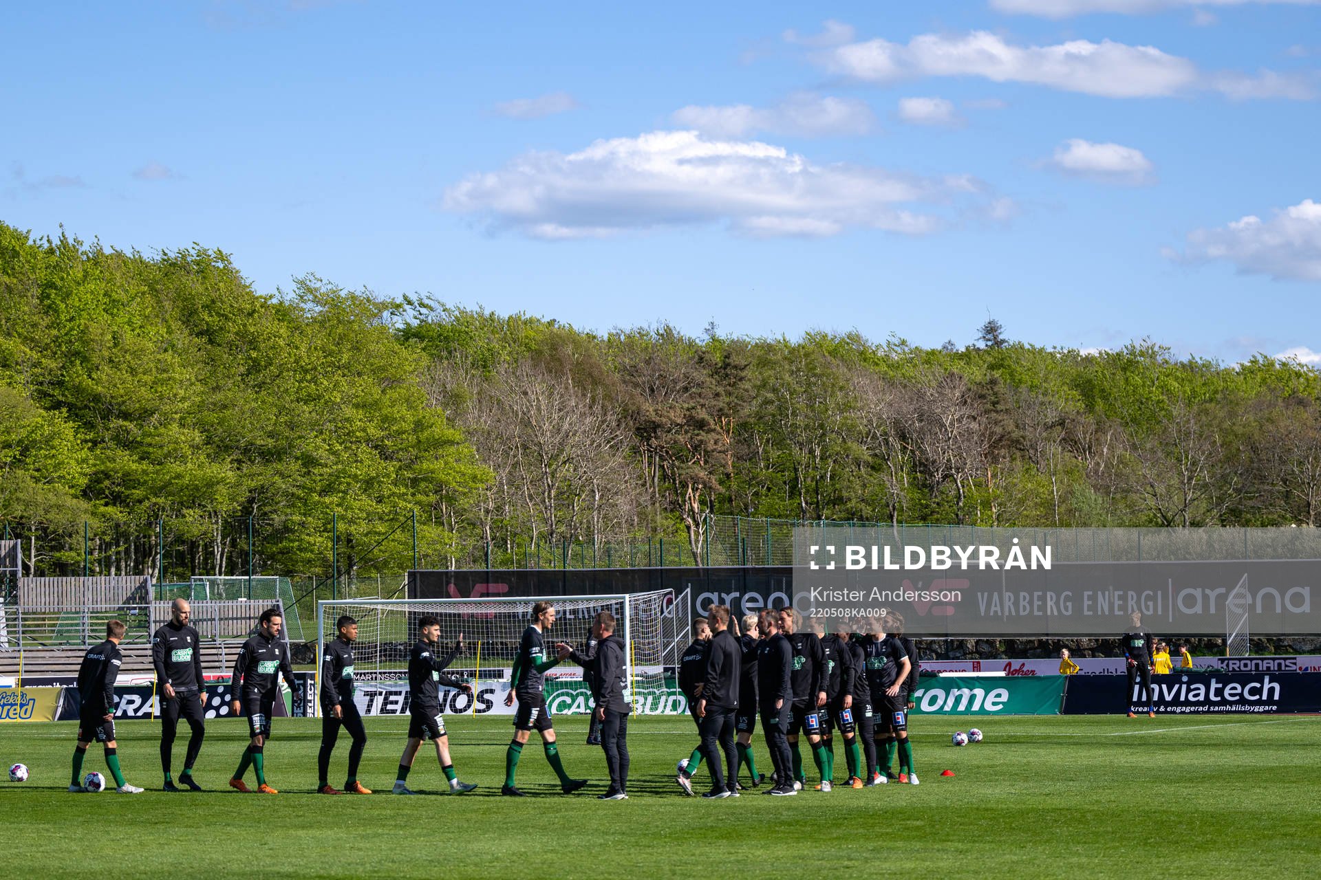 Varbergs spelare före fotbollsmatchen i Allsvenskan mellan