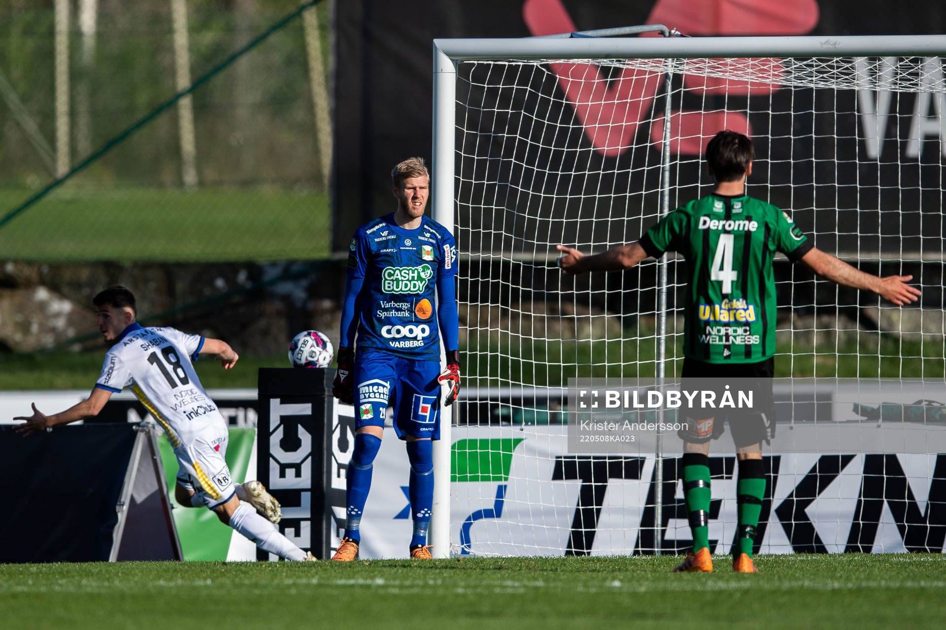 Varbergs målvakt Fredrik Andersson deppar