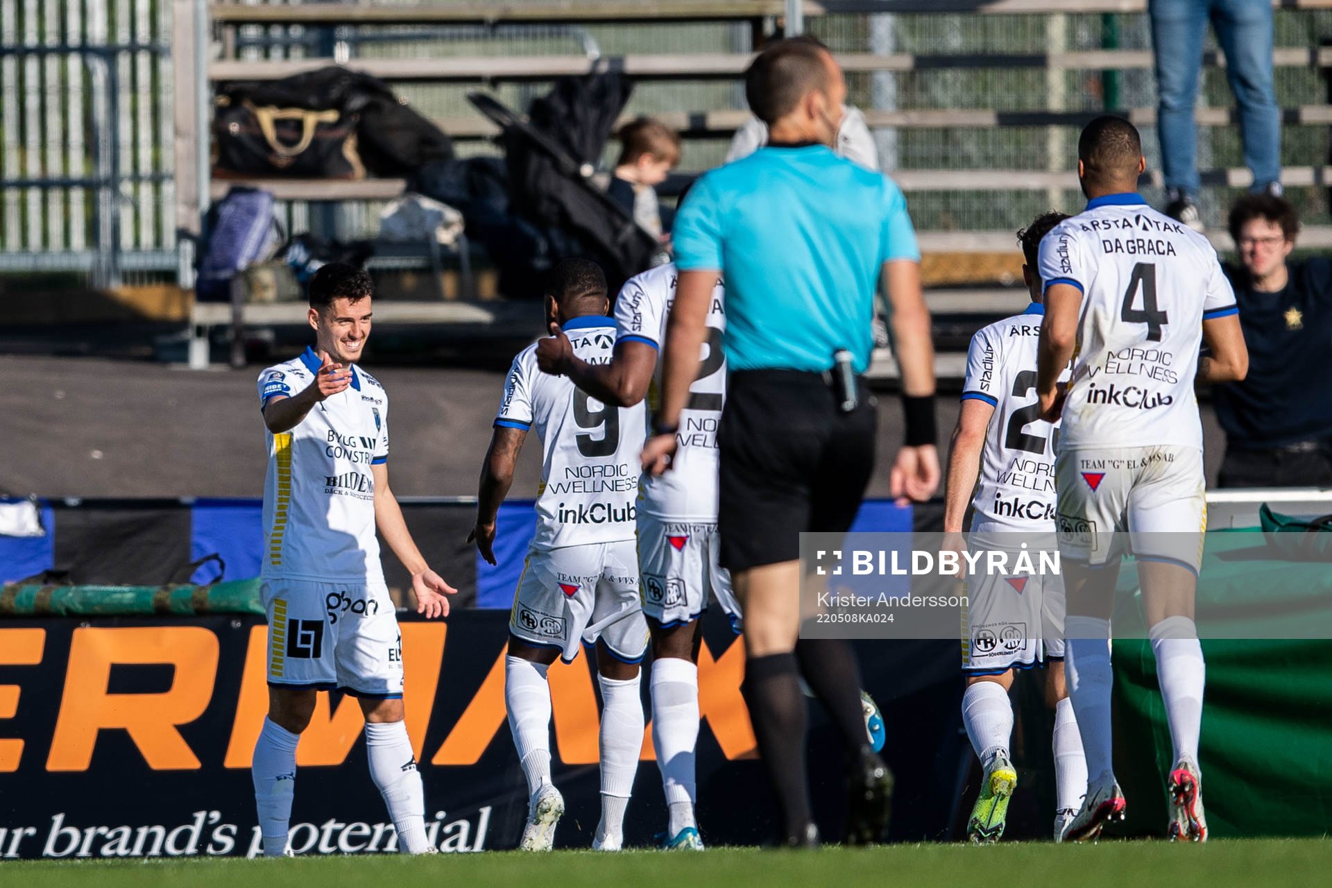 Sirius Laorent Shabani jublar efter 0-1 under fotbollsmatchen i Allsvenskan mellan Varberg och Sirius den 8 maj 2022 i Varberg. 