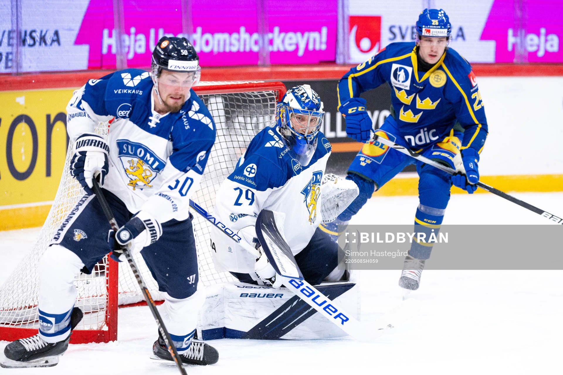 Goalkeeper Harri Säteri of Finland