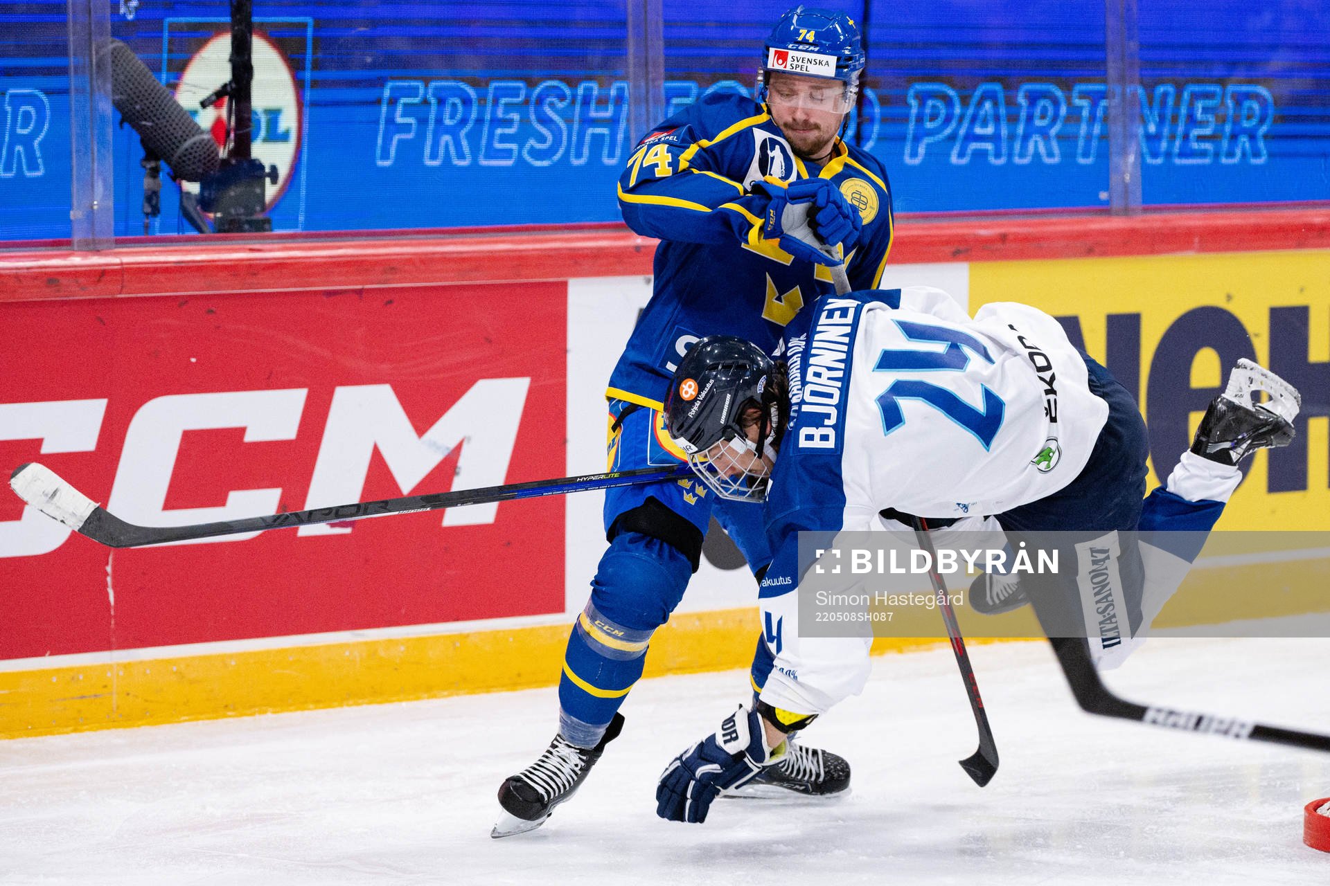 Rasmus Asplund of Sweden against Hannes Björninen of