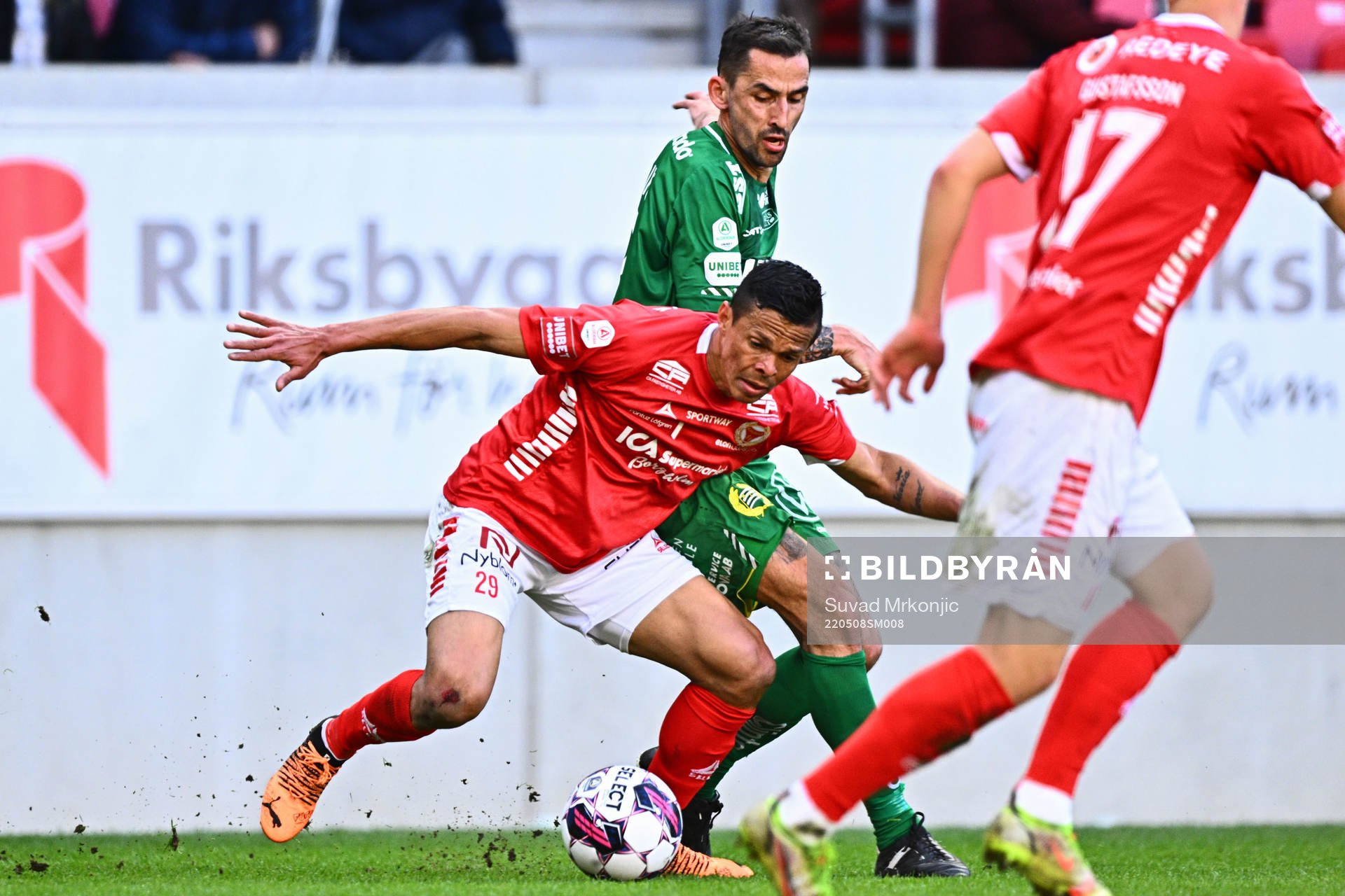 Kalmars Romario Pereira Sipiao och Hammarbys Loret Sadiku