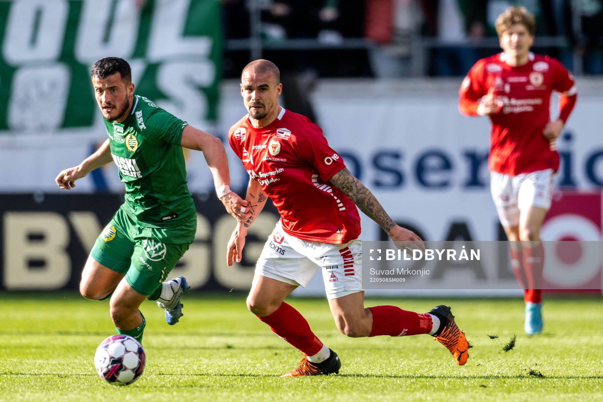 Hammarbys Astrit Selmani och Kalmars Douglas Bergqvist